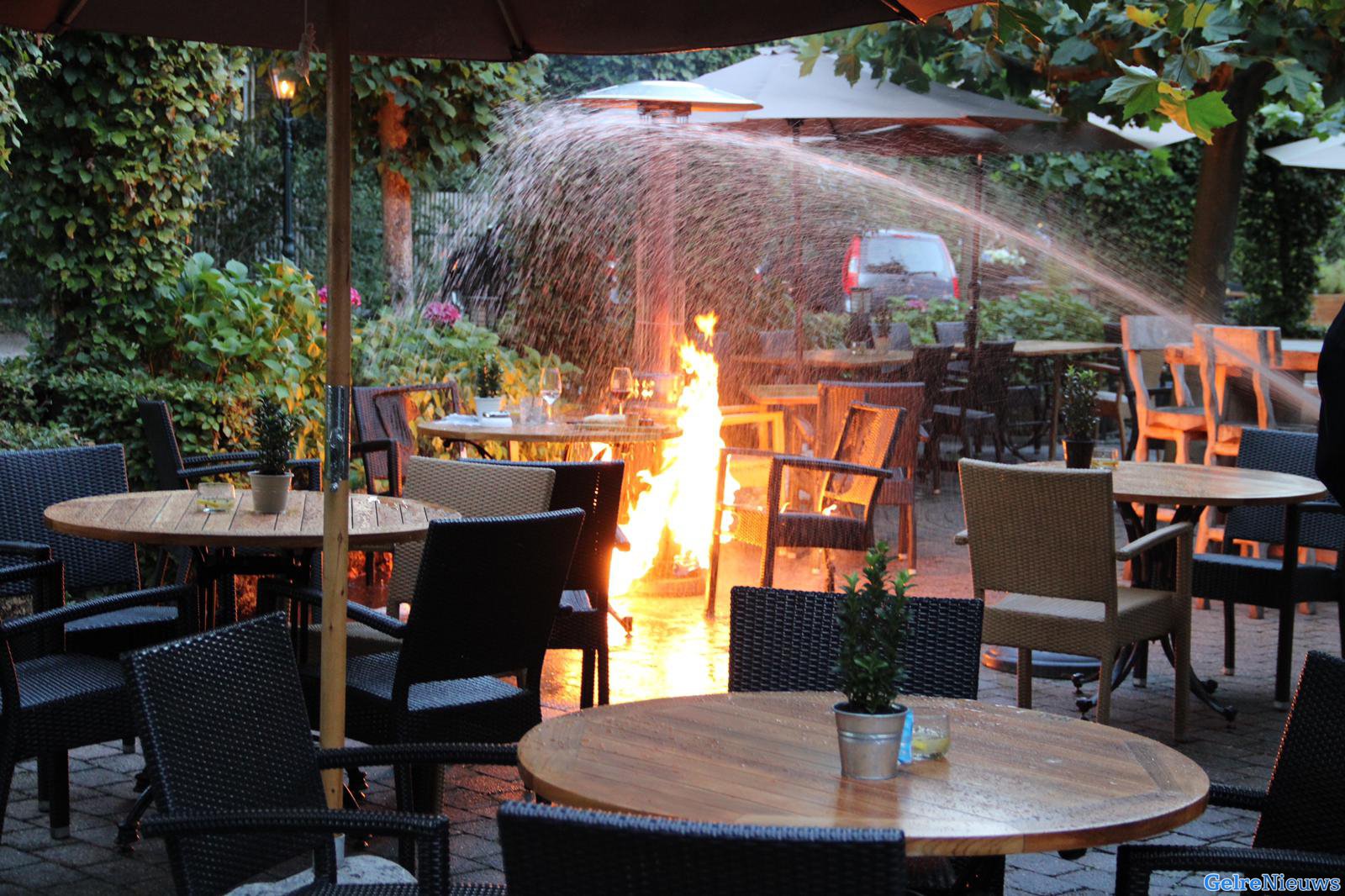 Brand op terras van restaurant in Ellecom