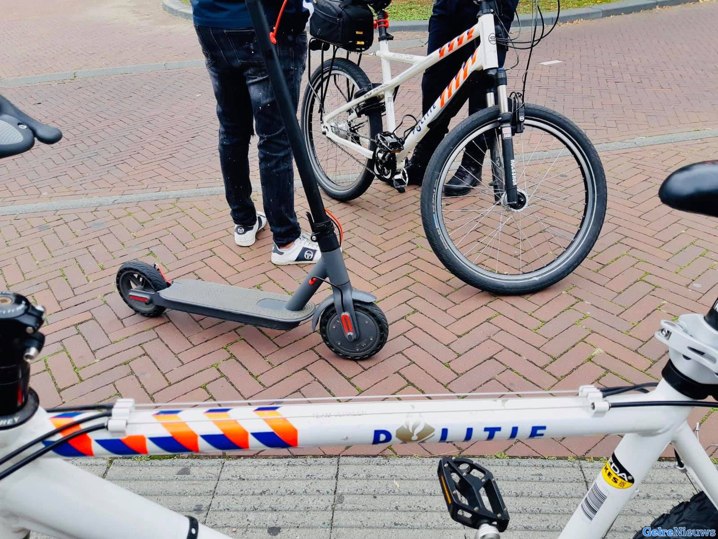 Politie neemt elektrische step in beslag: ‘Ze zijn verboden’