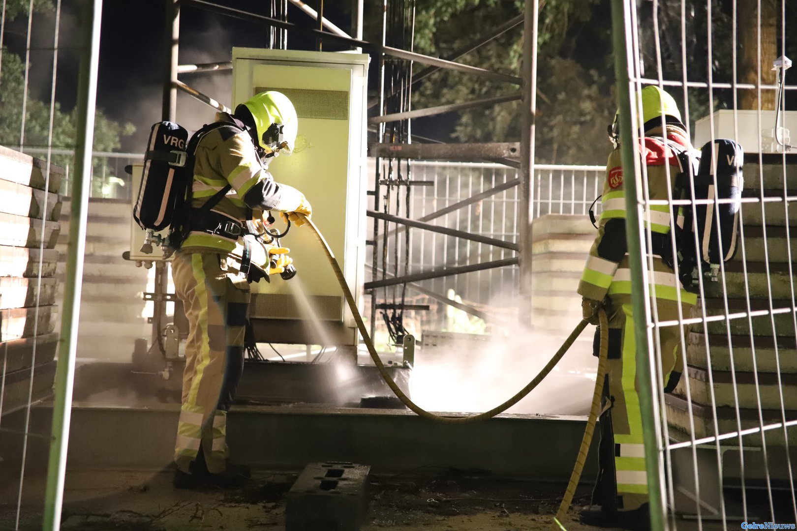 Zendmast voor de derde keer in brand gestoken