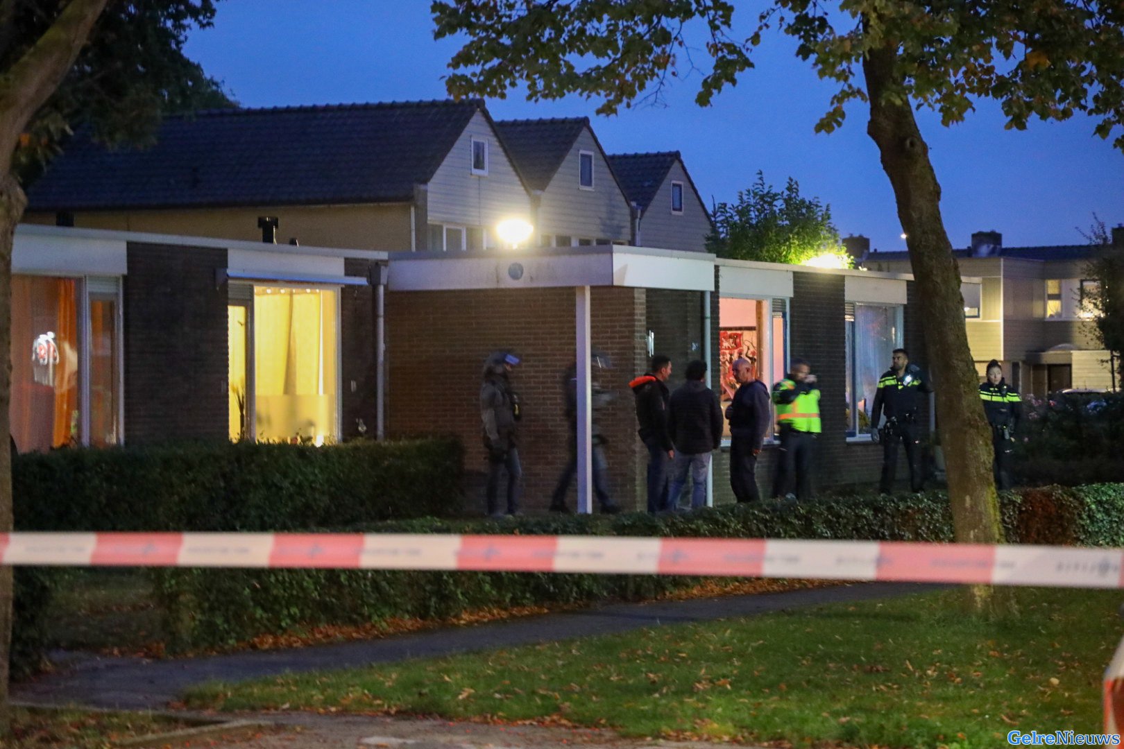 Massale politie en arrestatieteam inzet in Elst