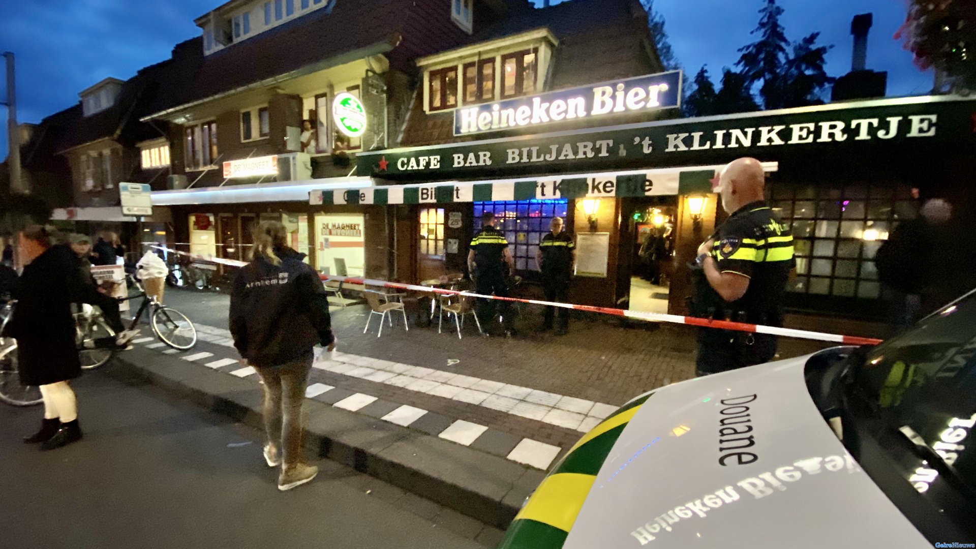 Twee cafés in Arnhemse wijk Geitenkamp op slot
