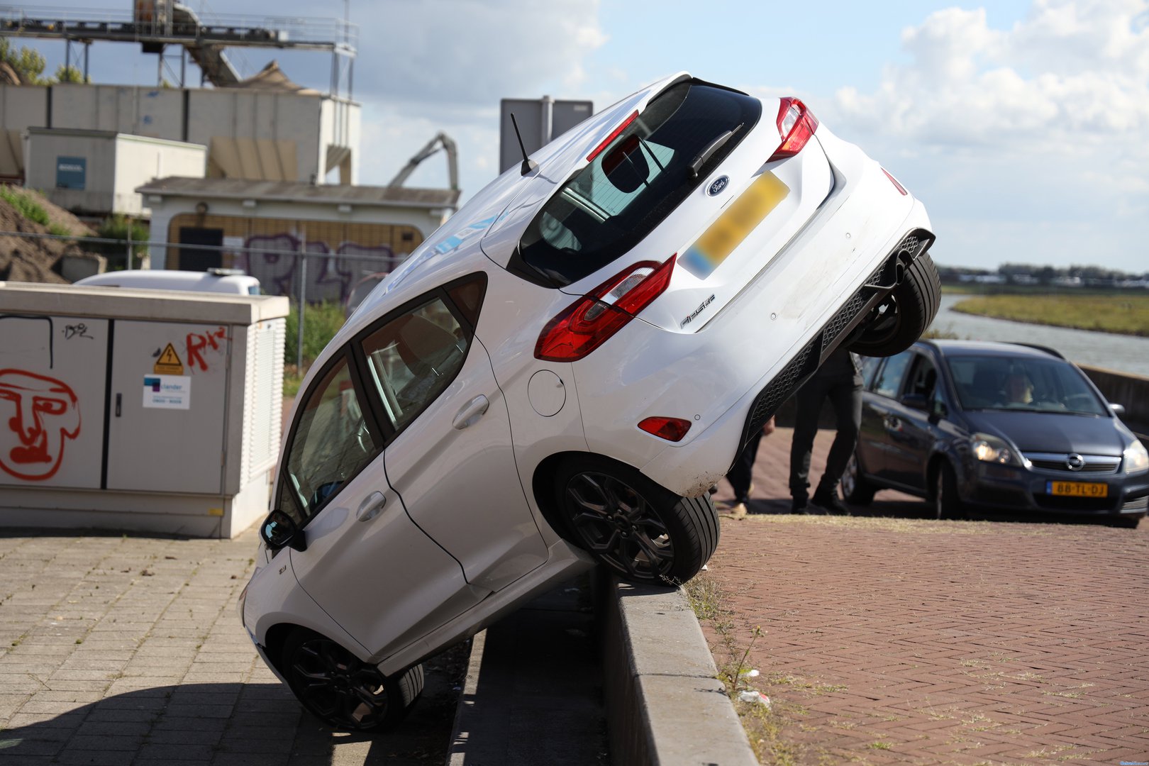 Bijzonder ongeval op de Rijnkade in Arnhem
