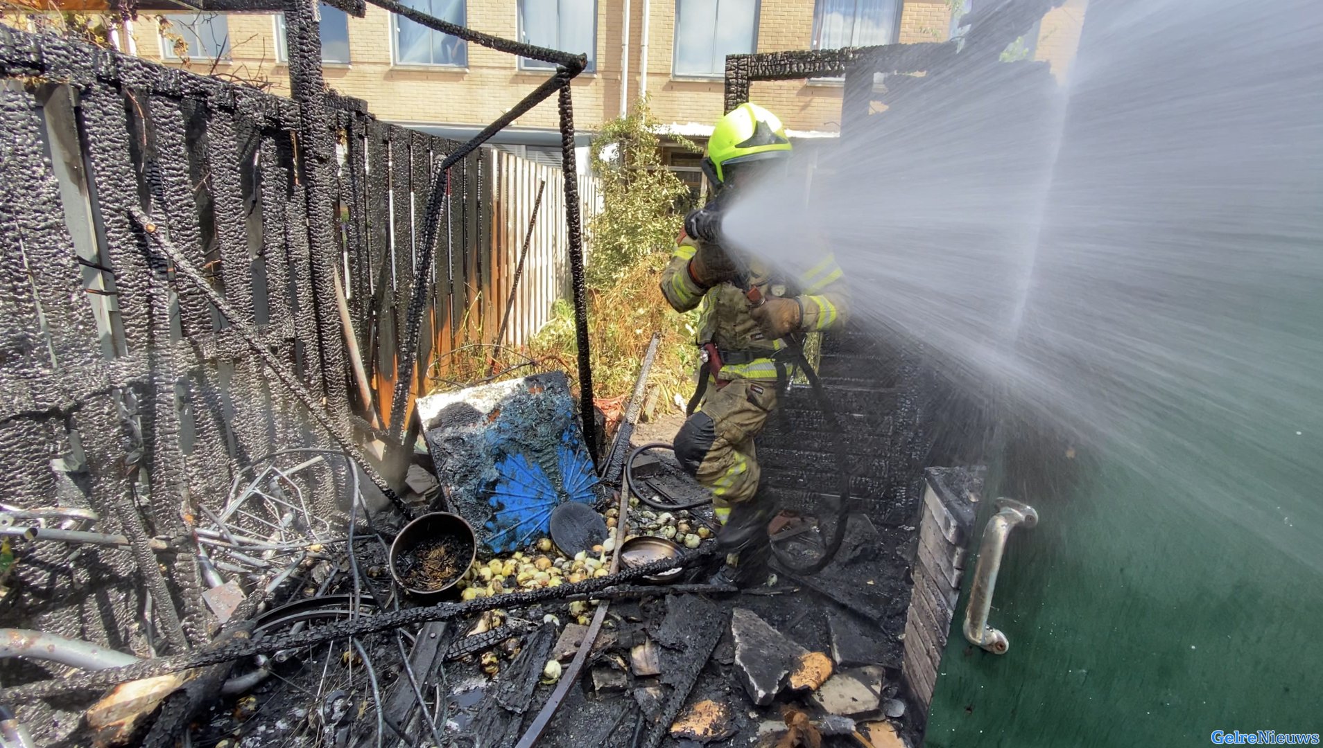 Schuur verwoest door brand in Arnhem