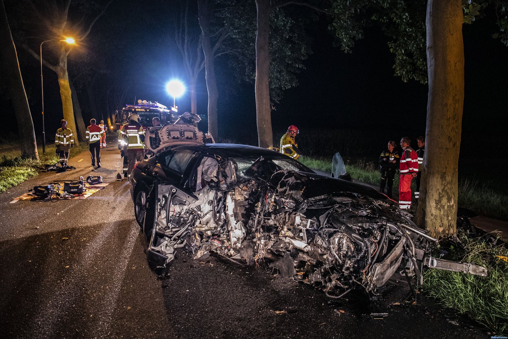 Auto volledig in puin na crash tussen Laag-Keppel en Wehl