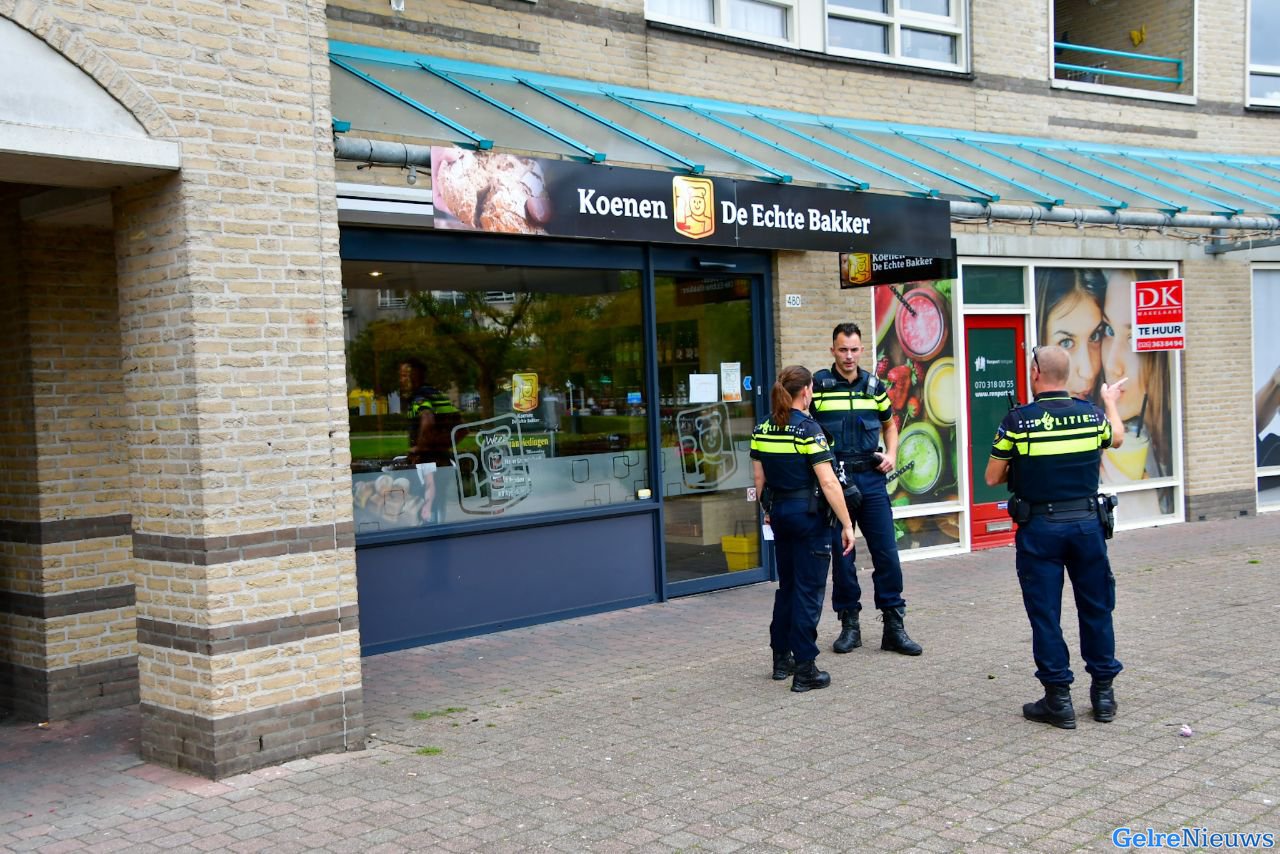 Overvaller opgepakt die medewerkster bakkerij mes op de keel zette