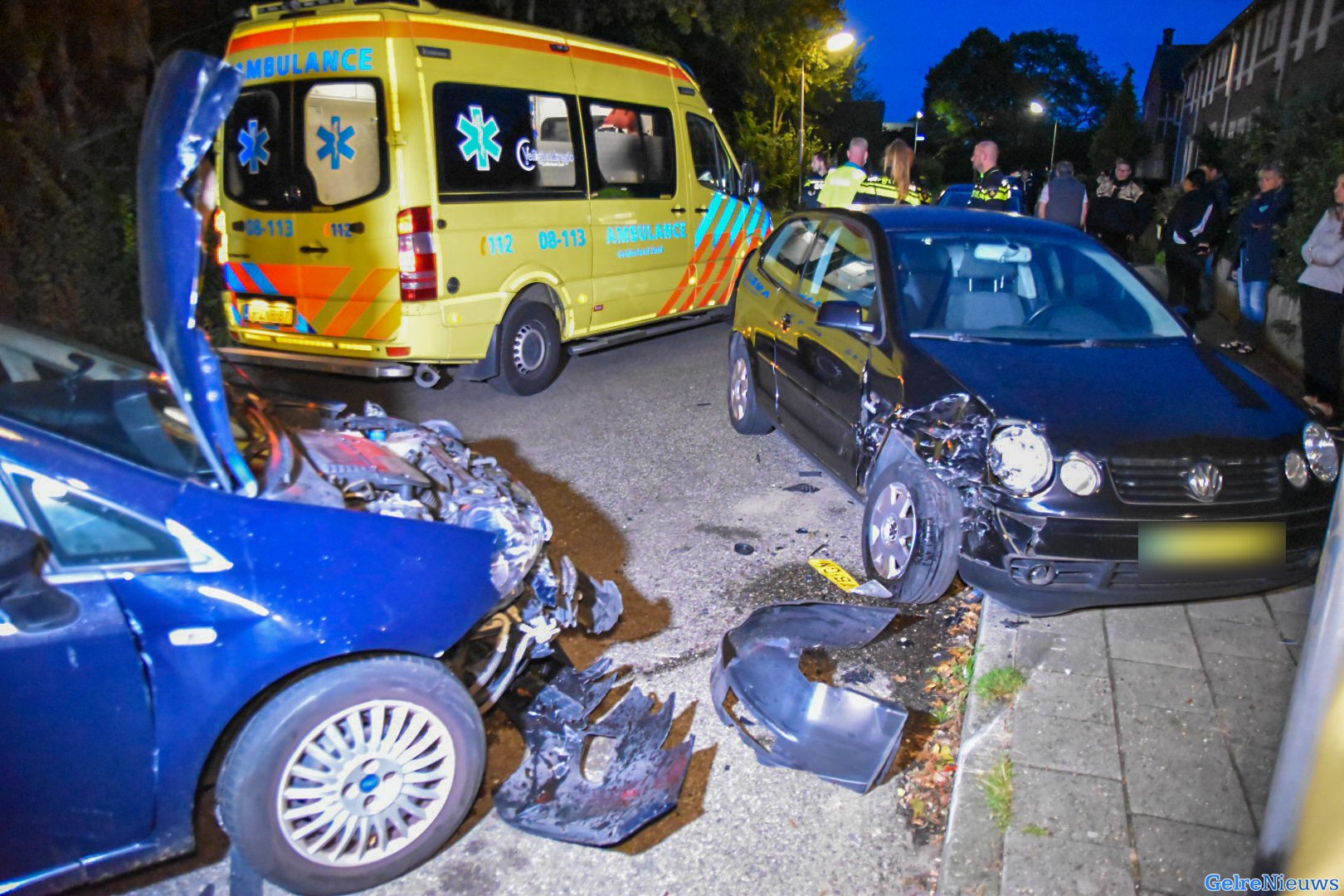 Automobilist ramt geparkeerde auto’s in Nijmegen