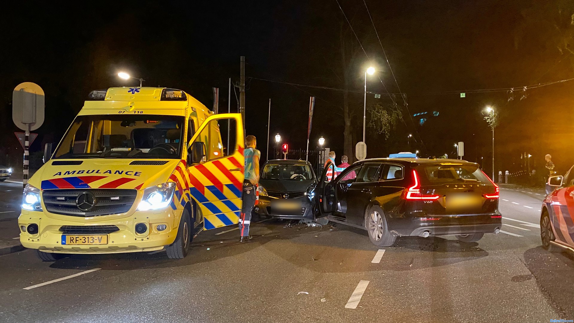 Flinke aanrijding op kruising Velperweg Arnhem