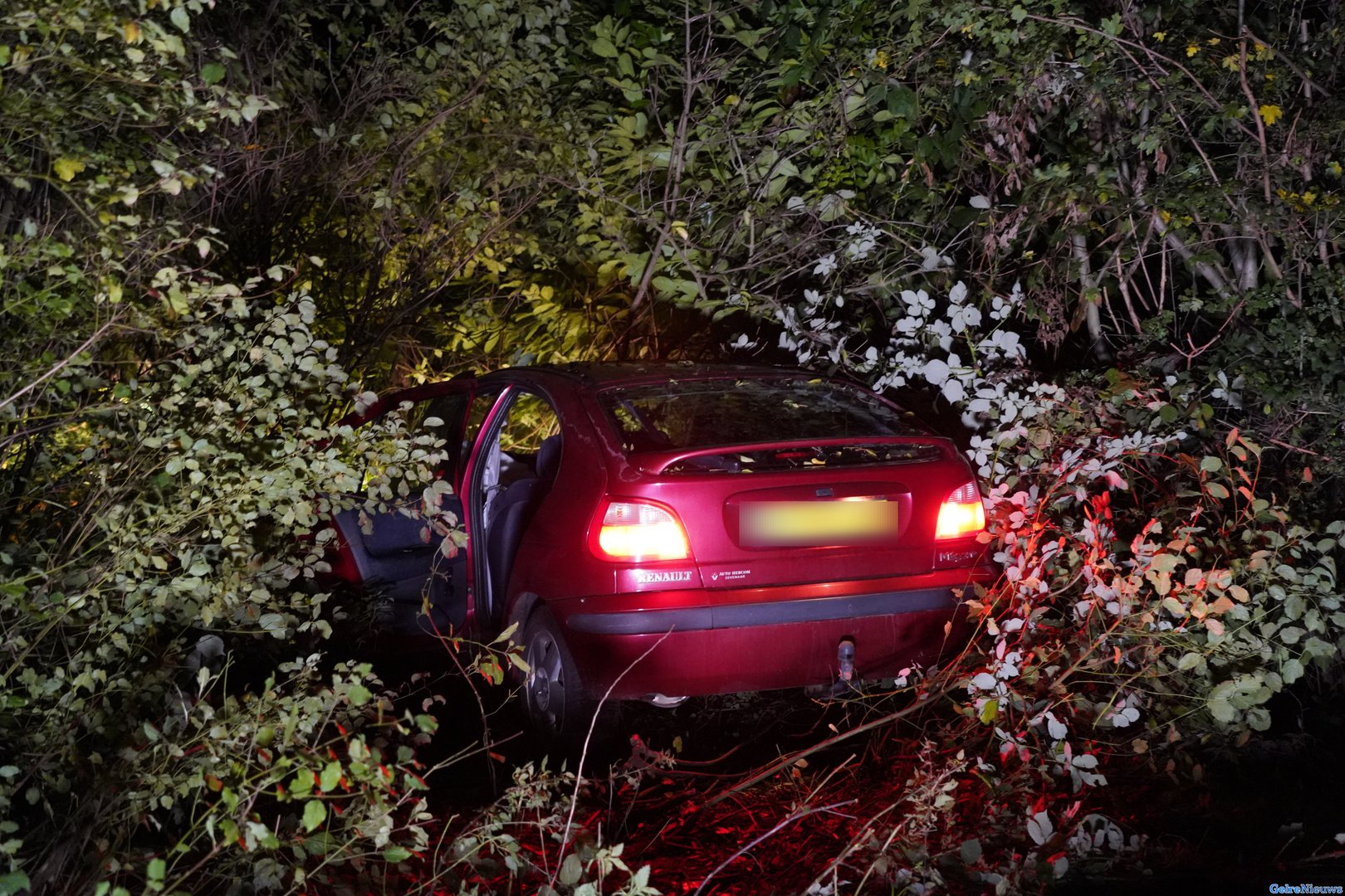 Automobilist aangehouden na frontale aanrijding