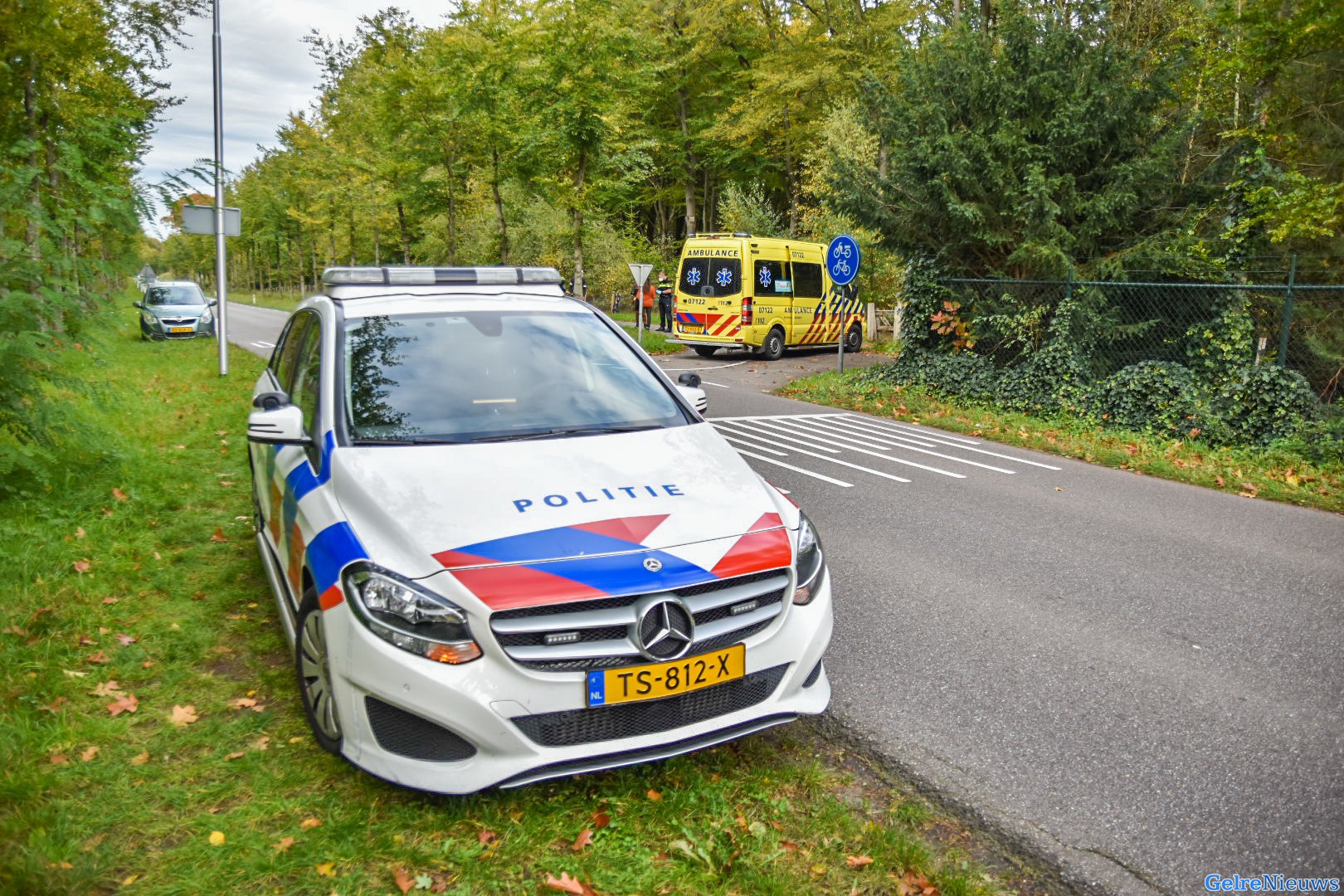 Fietsers botsen in Oosterbeek, één gewonde