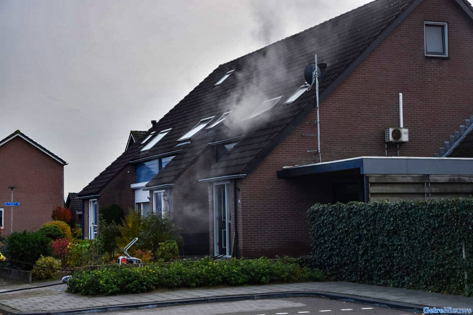 Wasdroger in woning vliegt in brand
