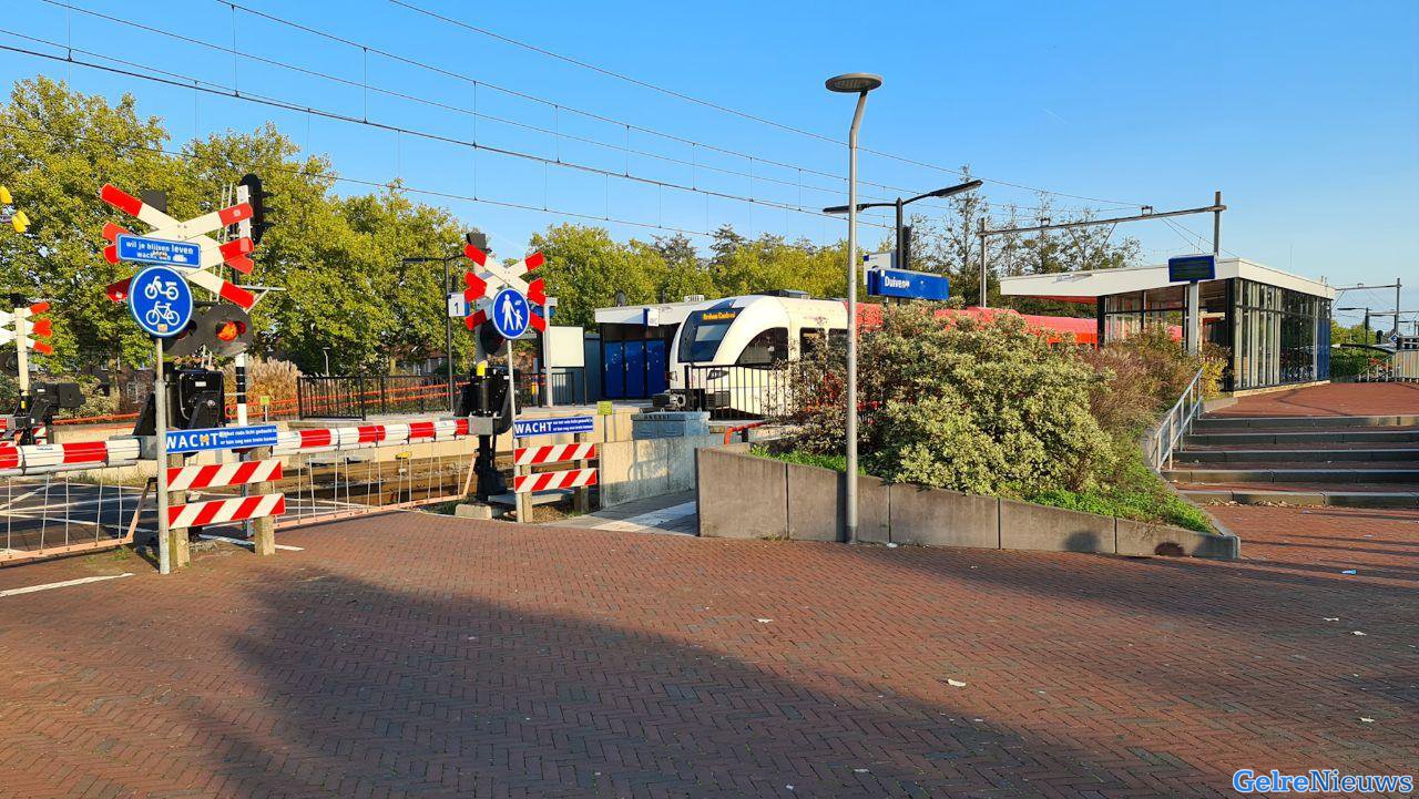 Vijf aanhoudingen op station Duiven na spugen naar conducteur