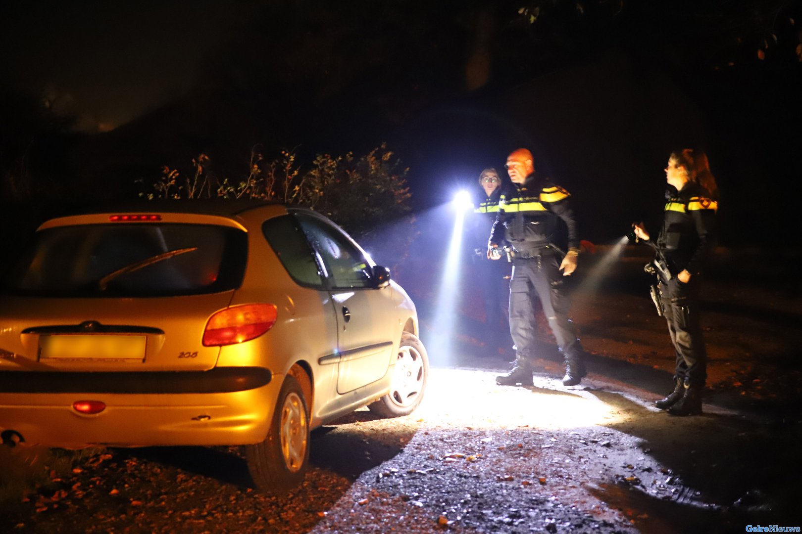 Dronken vrouw schept twee voetgangers in Kesteren