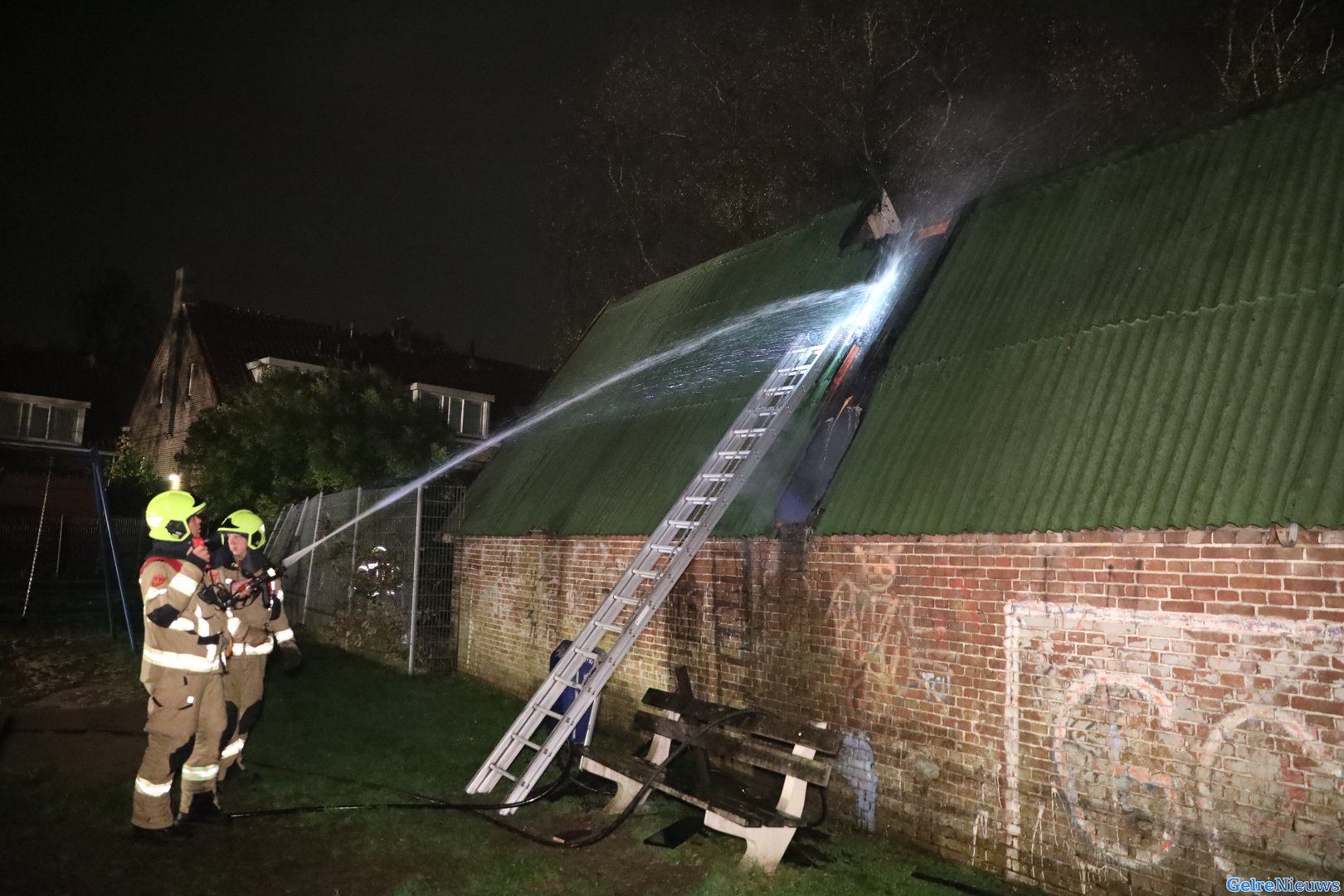 Brand bij grote schuur in Arnhem