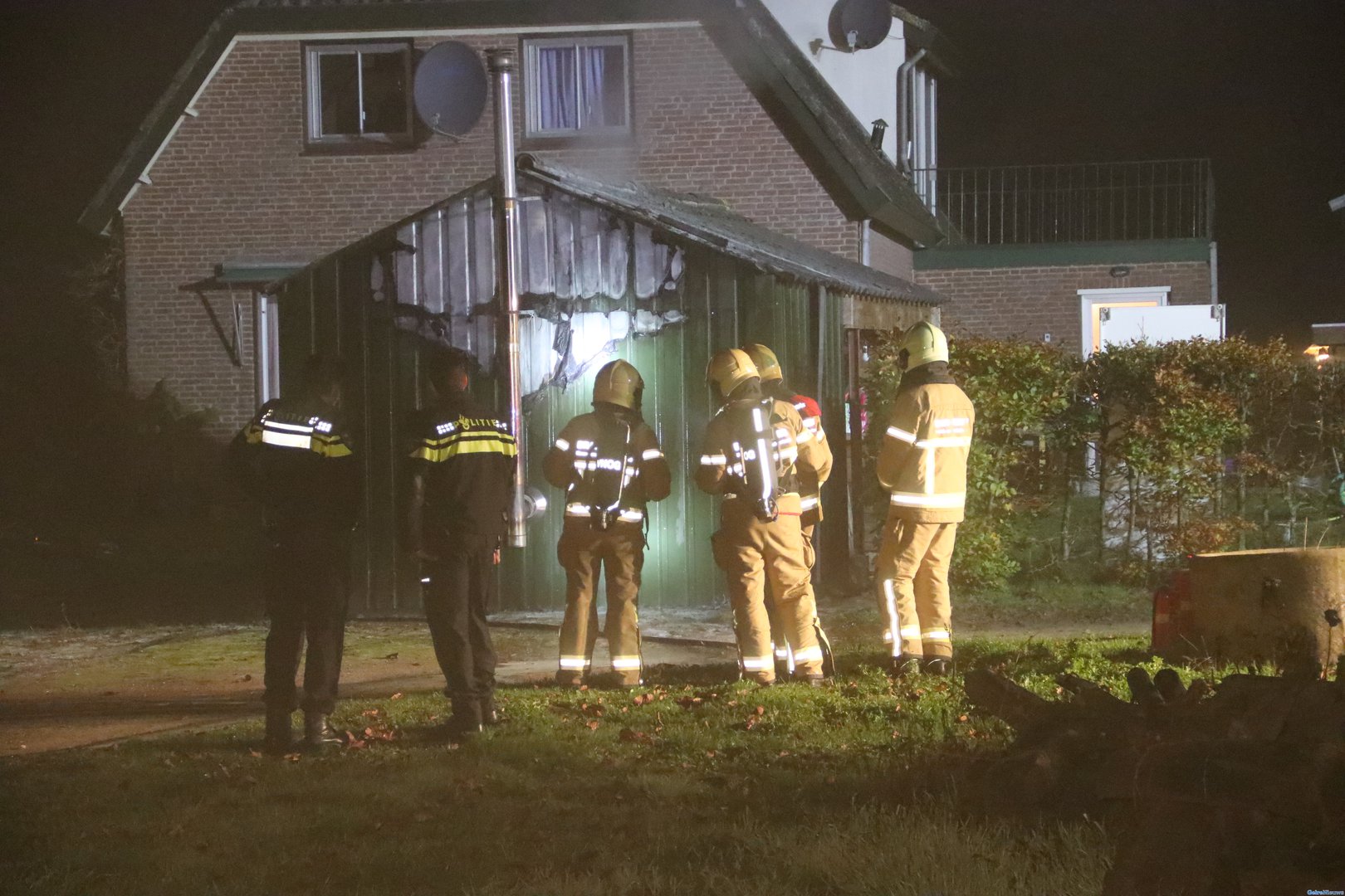 Schuur vliegt in brand in Empe