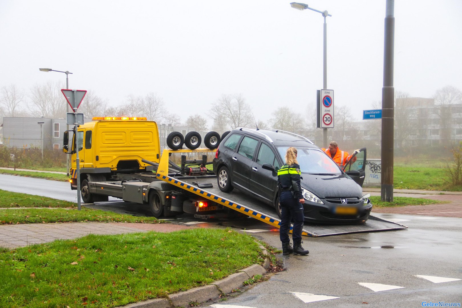 Twee auto’s beschadigd bij botsing in Arnhem