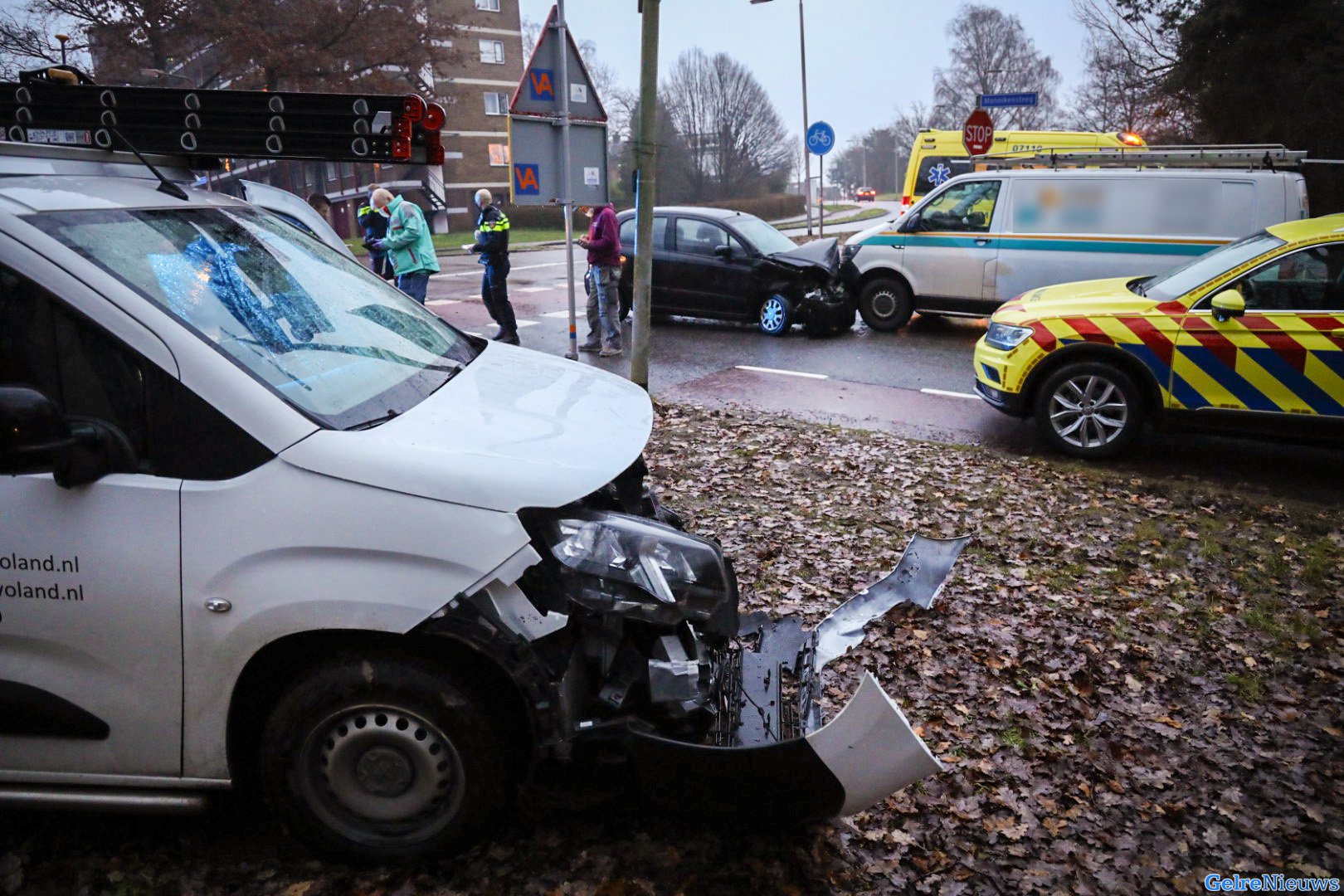 Weer een ongeval op beruchte kruising: vrouw gewond