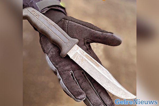 14-jarige met een flink mes en hasj gepakt