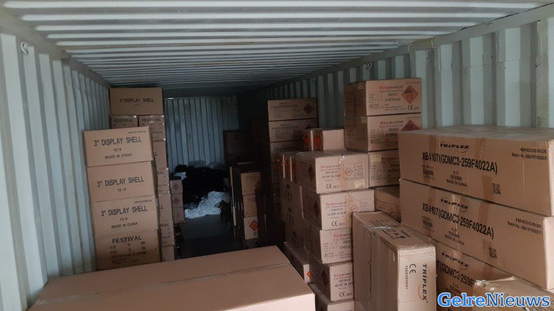 4500 kilo zwaar vuurwerk aangetroffen in zeecontainer