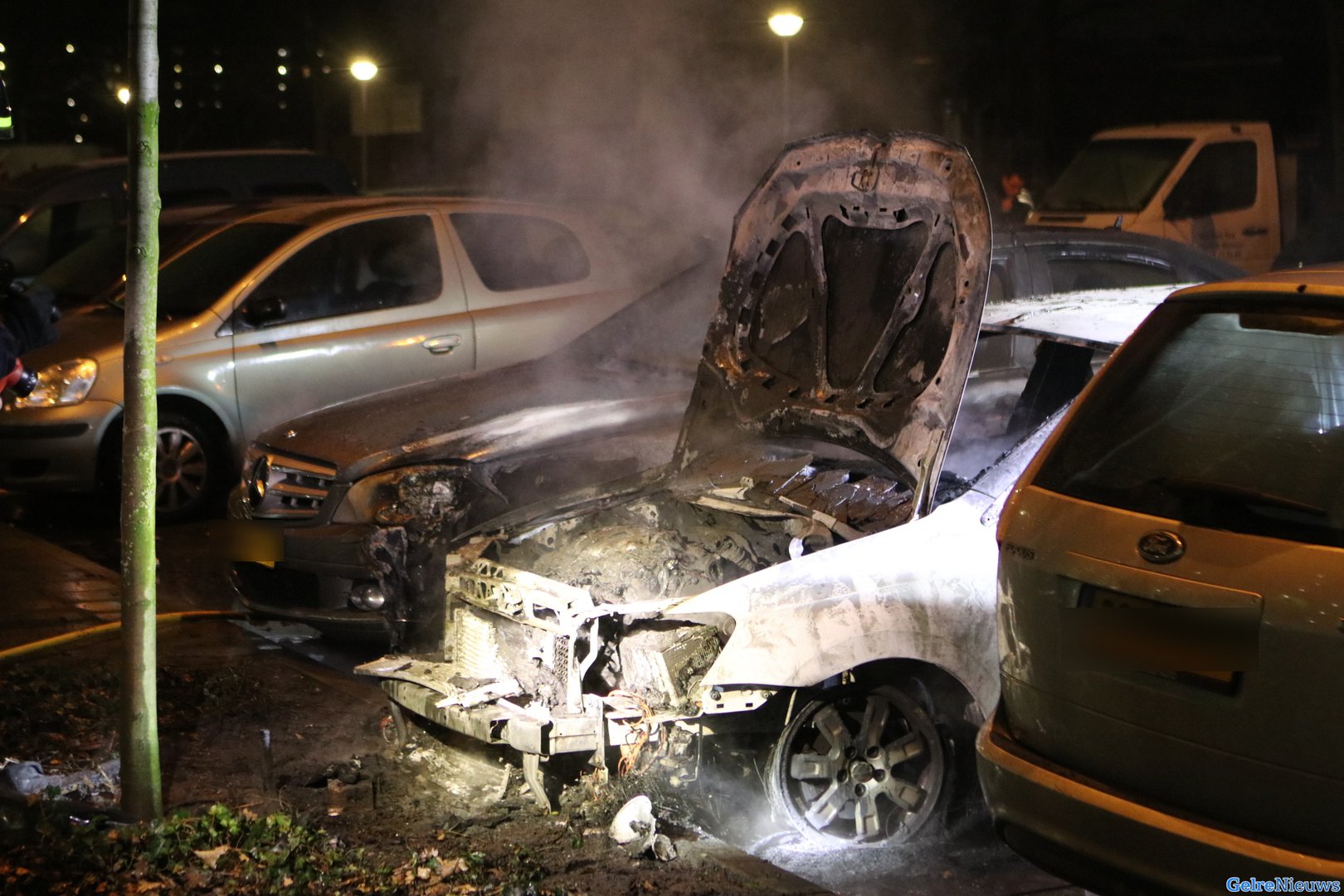 Felle brand verwoest 3 auto’s in Ede