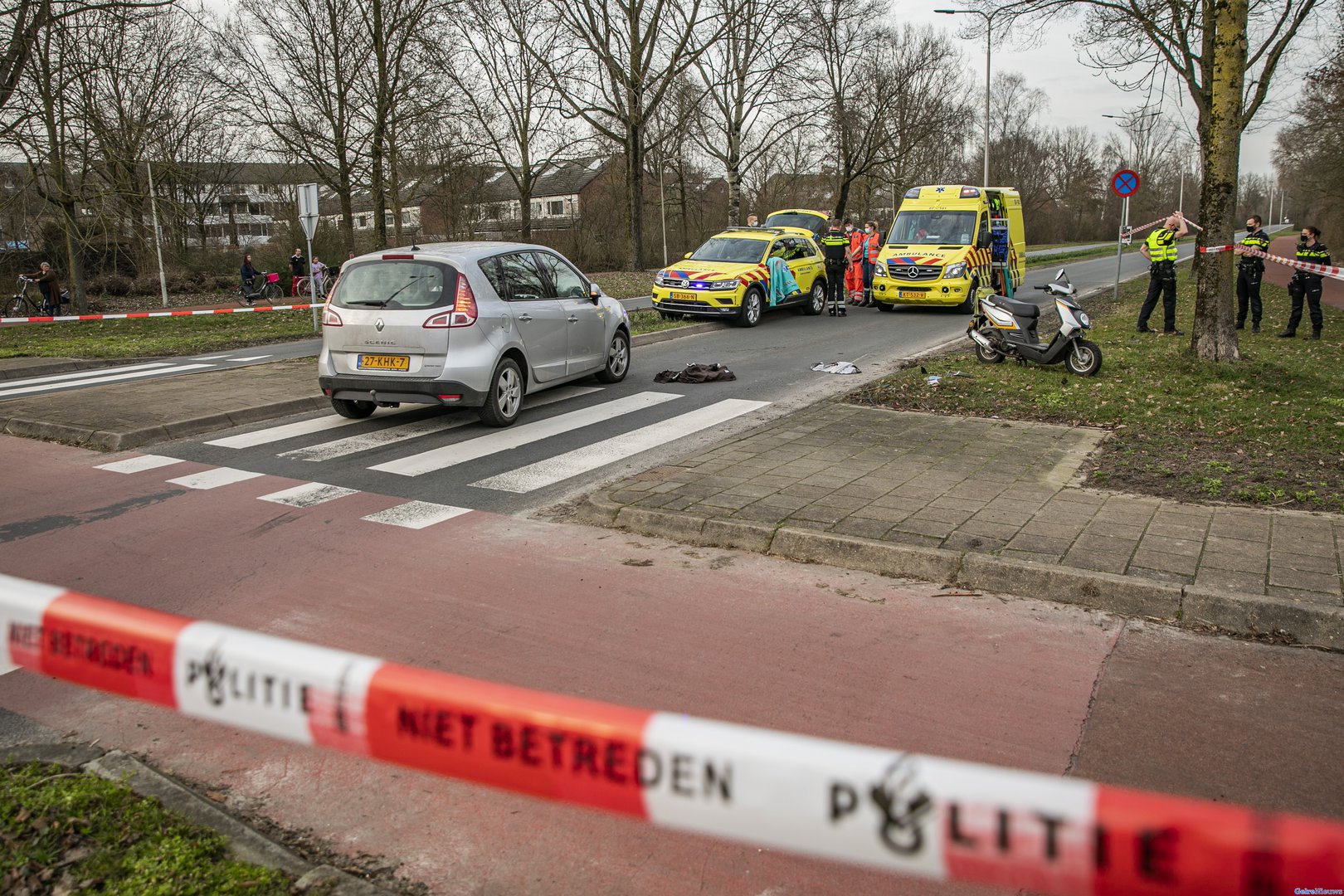 Scooterrijder zwaargewond bij ongeluk op rotonde Arnhem