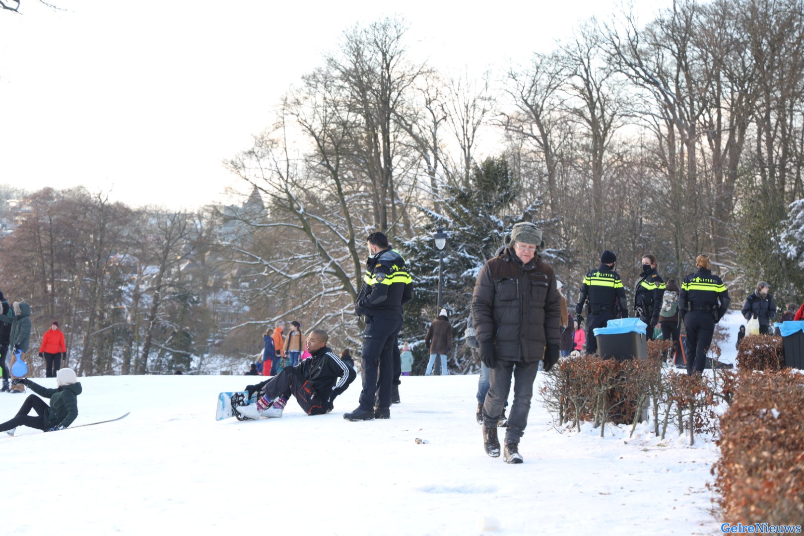 Politie grijpt in op te druk Sonsbeekpark Arnhem