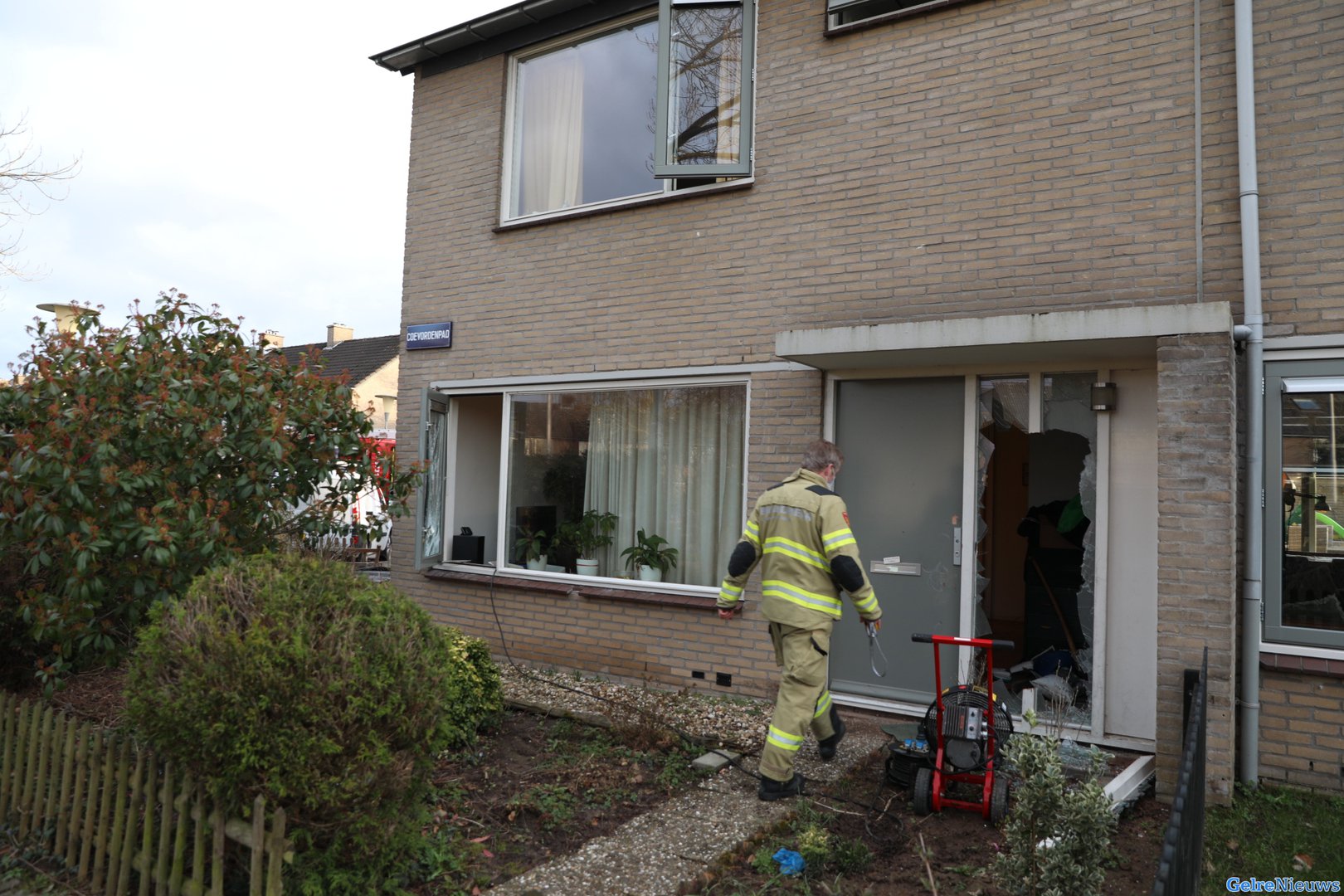 Brandweer redt bewoner uit woning in Arnhem