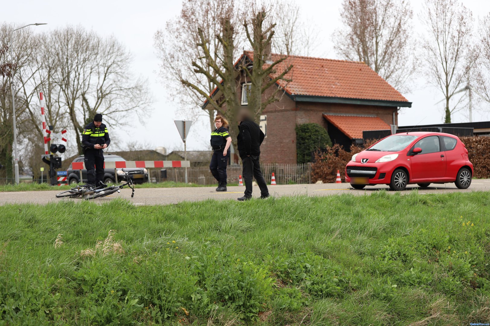 Traumahelikopter in Echteld na aanrijding
