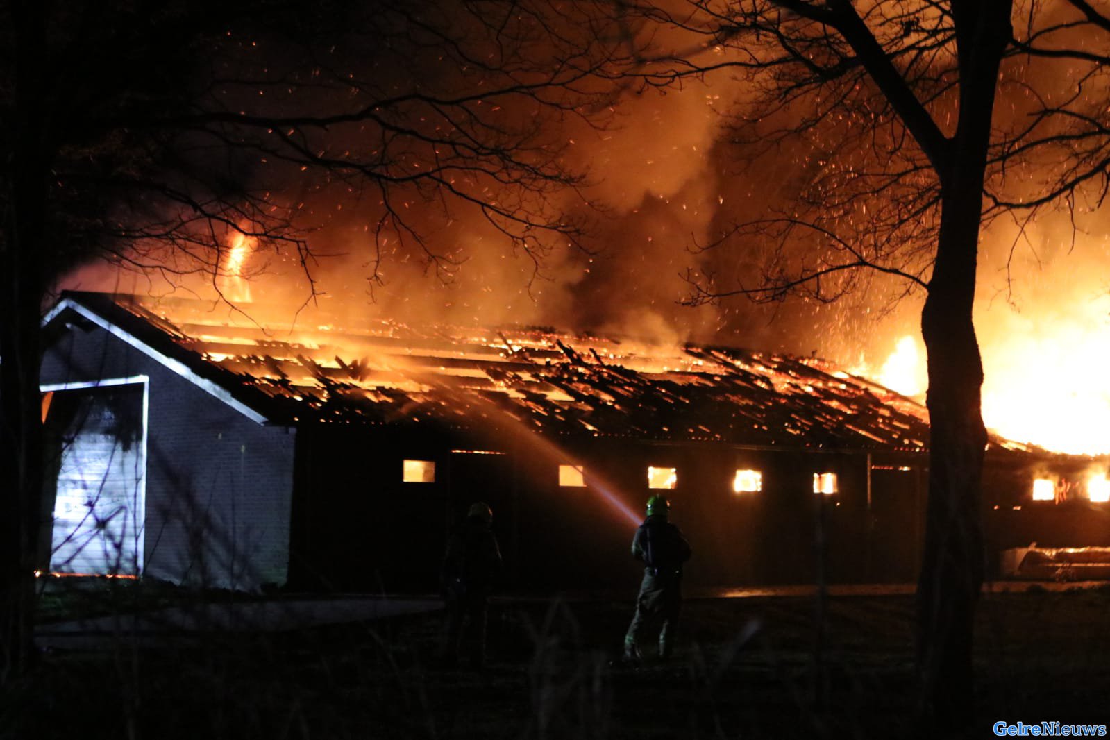 Grote uitslaande brand in Barneveld