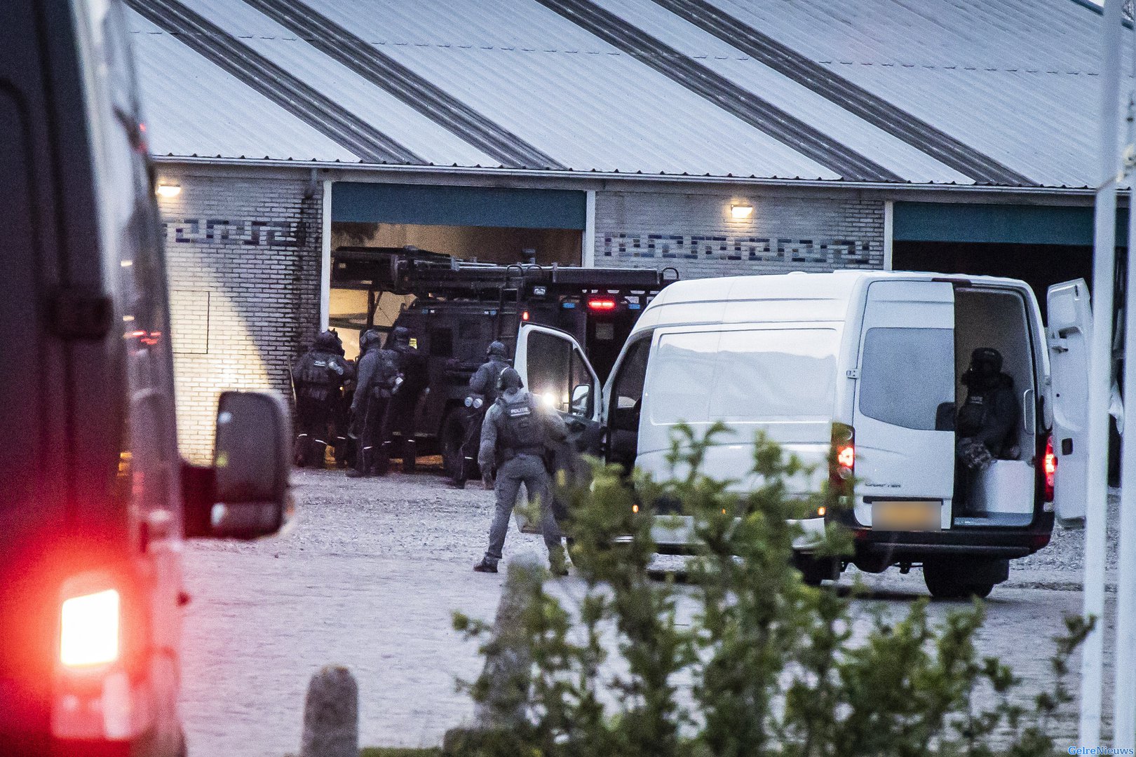 VIDEO: Arrestatieteam ontdekt crystal meth-lab in Arnhem