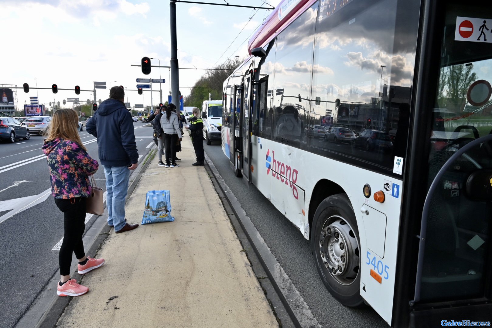 Aanrijding met stadbus in Arnhem, één gewonde