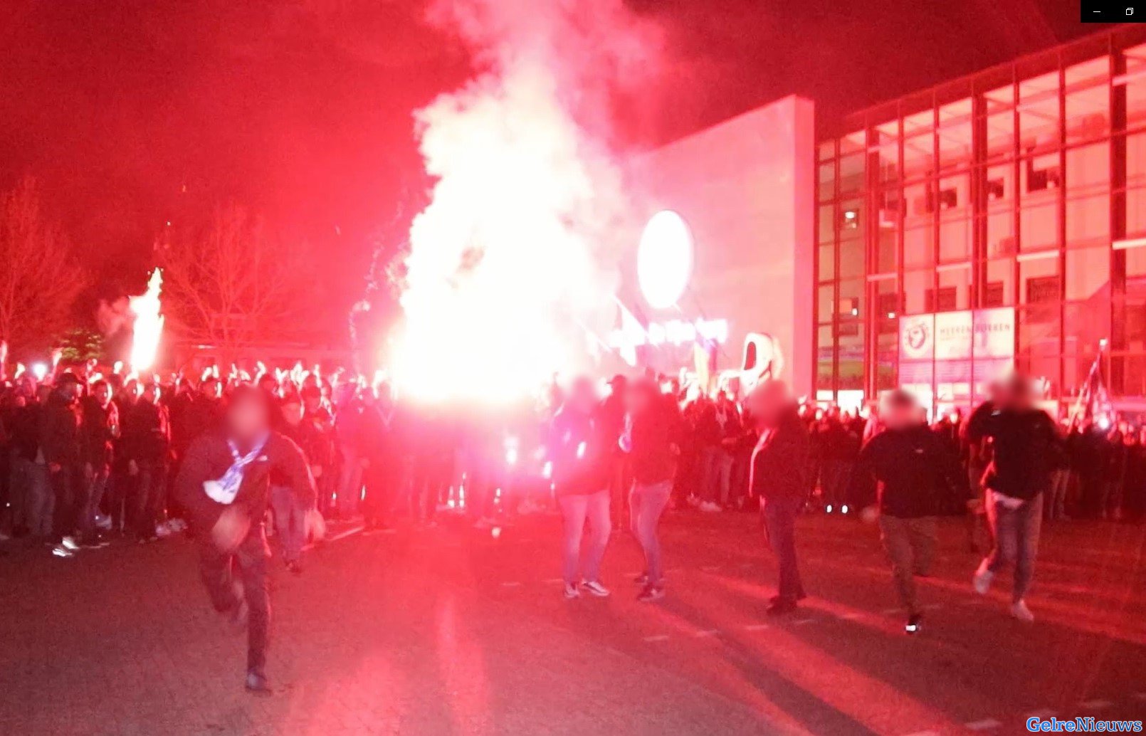 Journalisten belaagd door supporters De Graafschap in Doetinchem