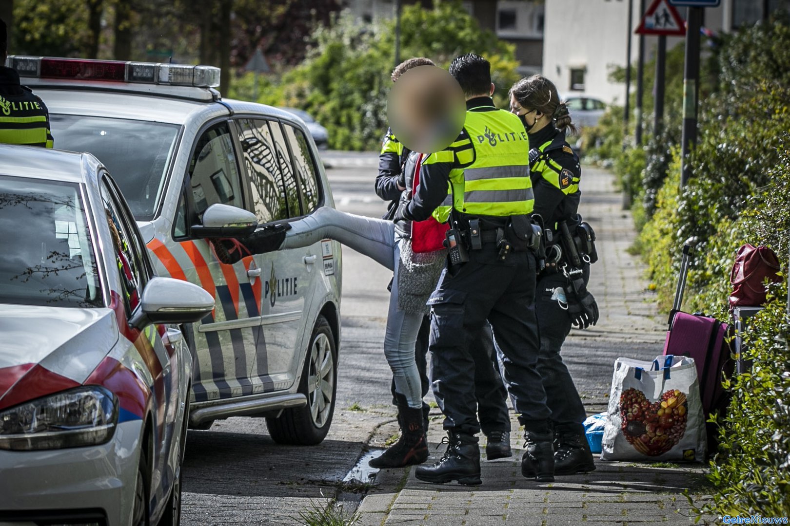 Vrouw schopt tegen politiewagen bij aanhouding Rheden