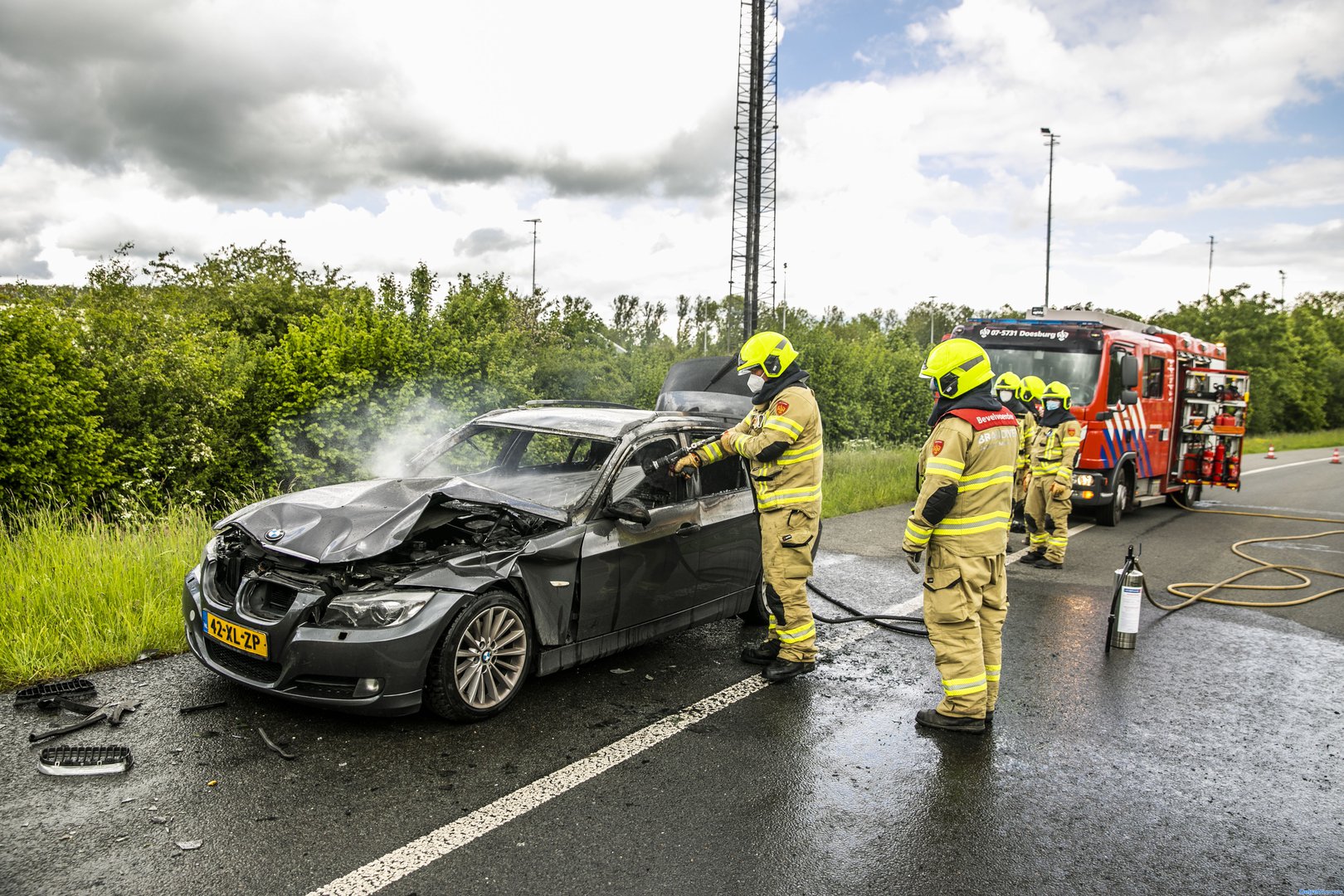Auto brandt uit op oprit N338 Doesburg