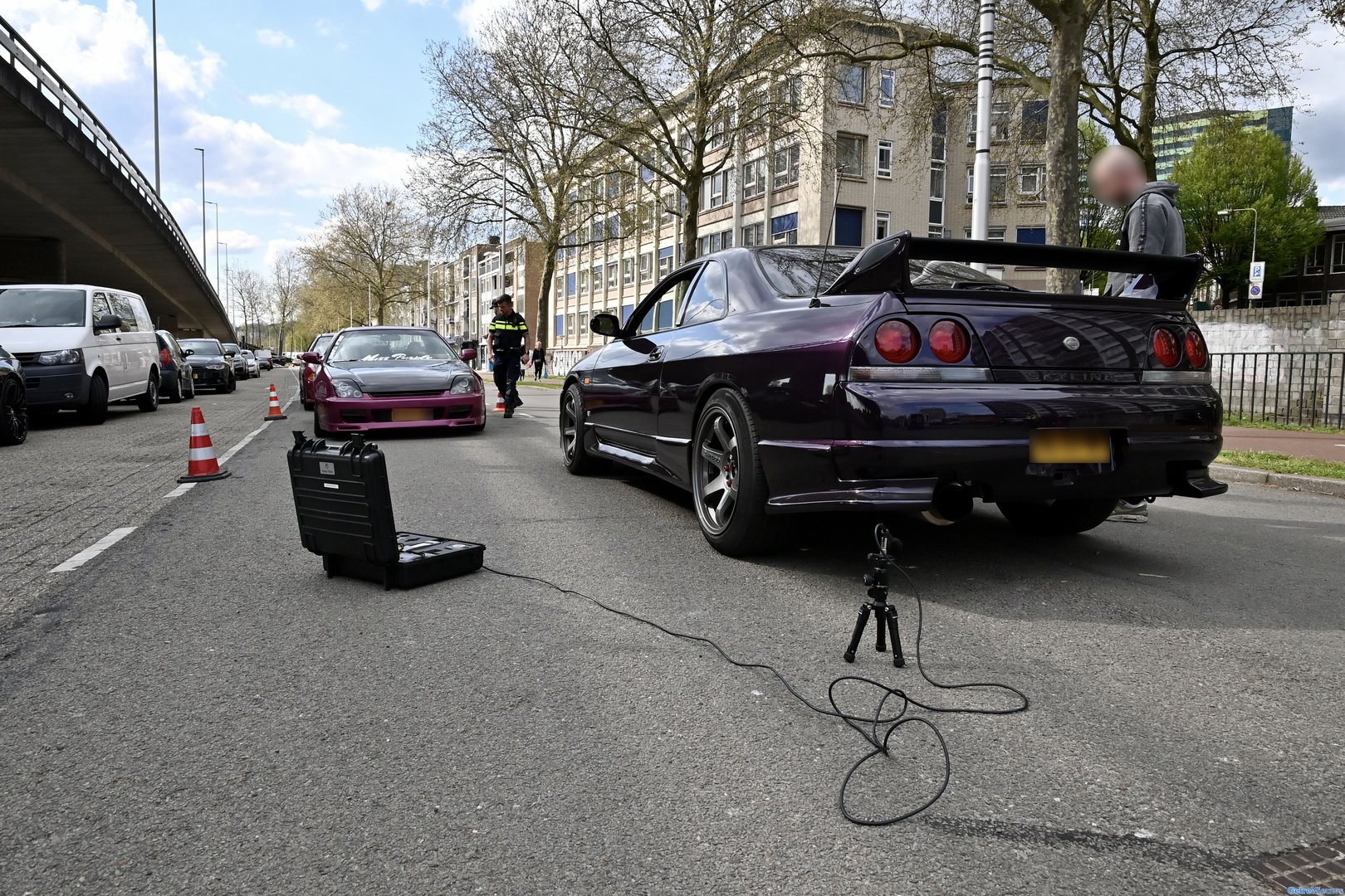 Bonnenregen bij grote politiecontrole in Arnhem
