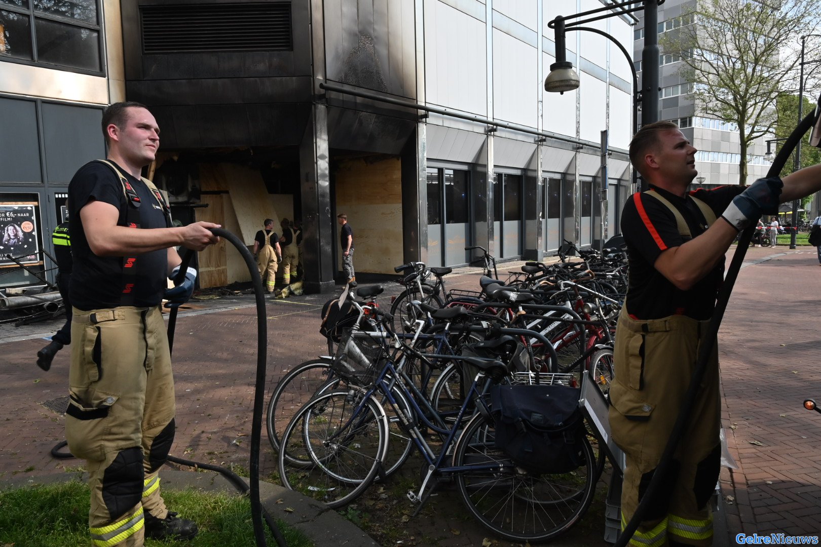 Toch nog vlammen, vier dagen na brand shishalounge