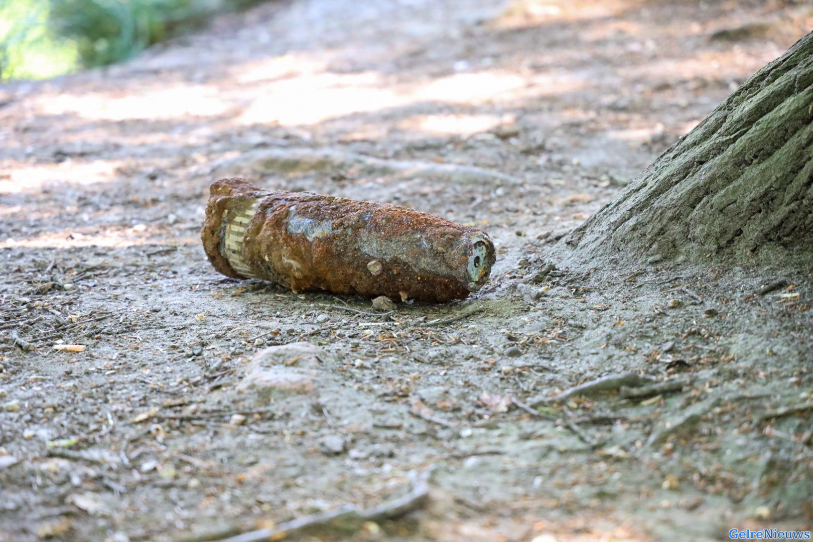 15-jarige Rhavy vind explosief en mag deze tot ontploffing brengen
