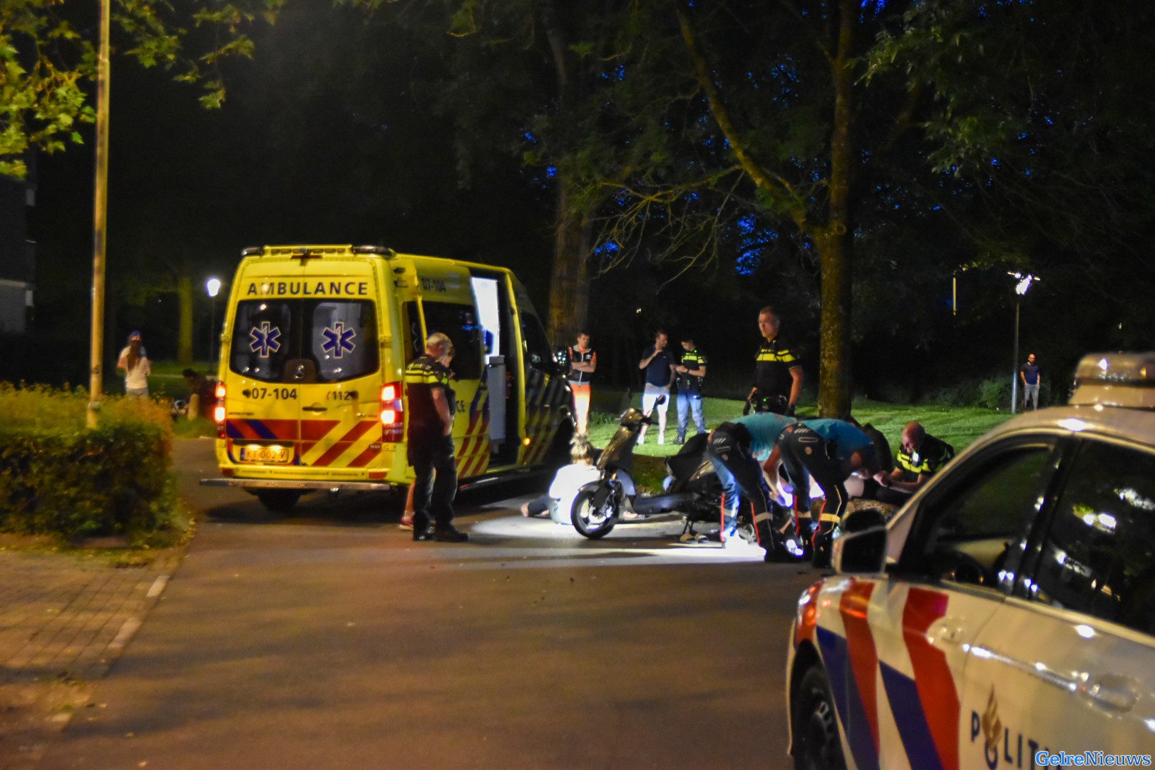 Automobilist laat twee gewonden achter na ongeval