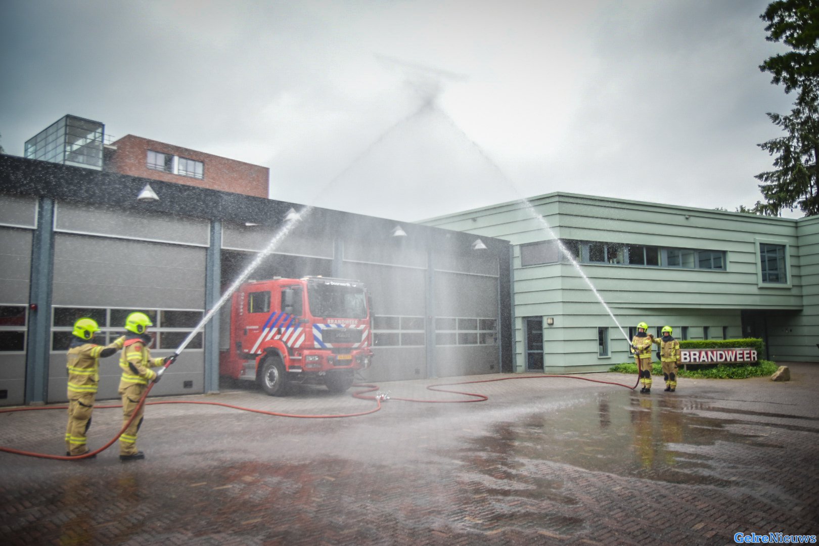 Brandweerlieden herdenken omgekomen collega’s