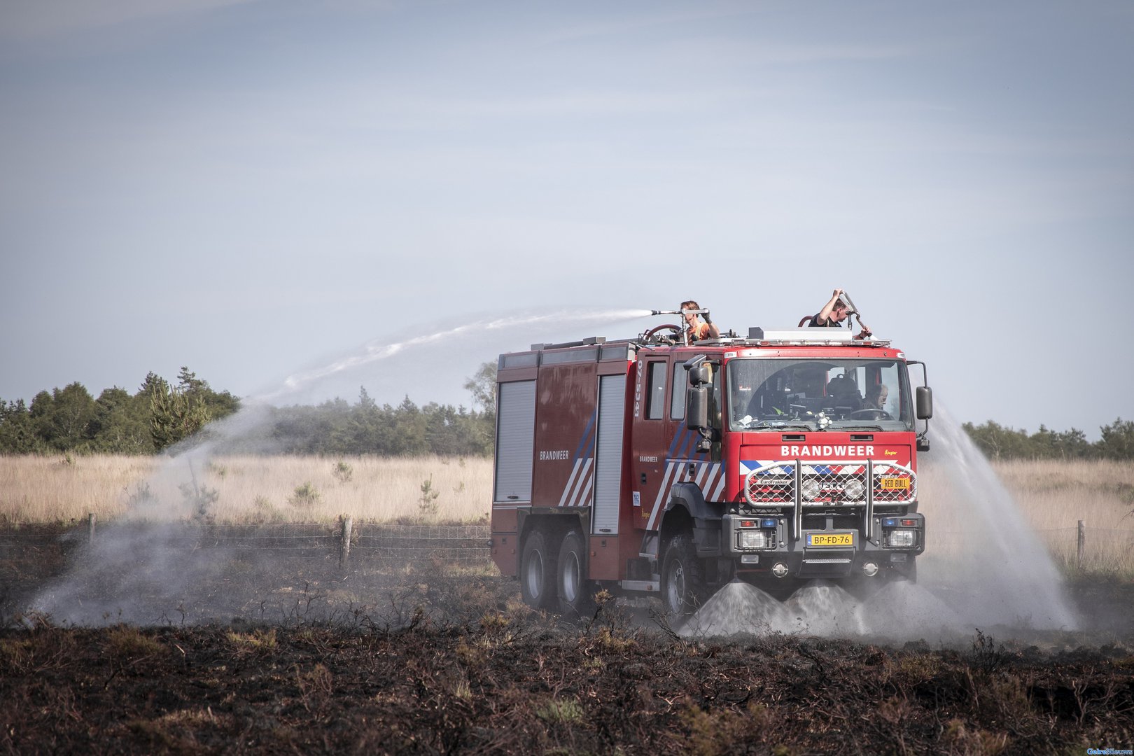 Heidebrand bij zweefvliegtuigcentrum in Arnhem