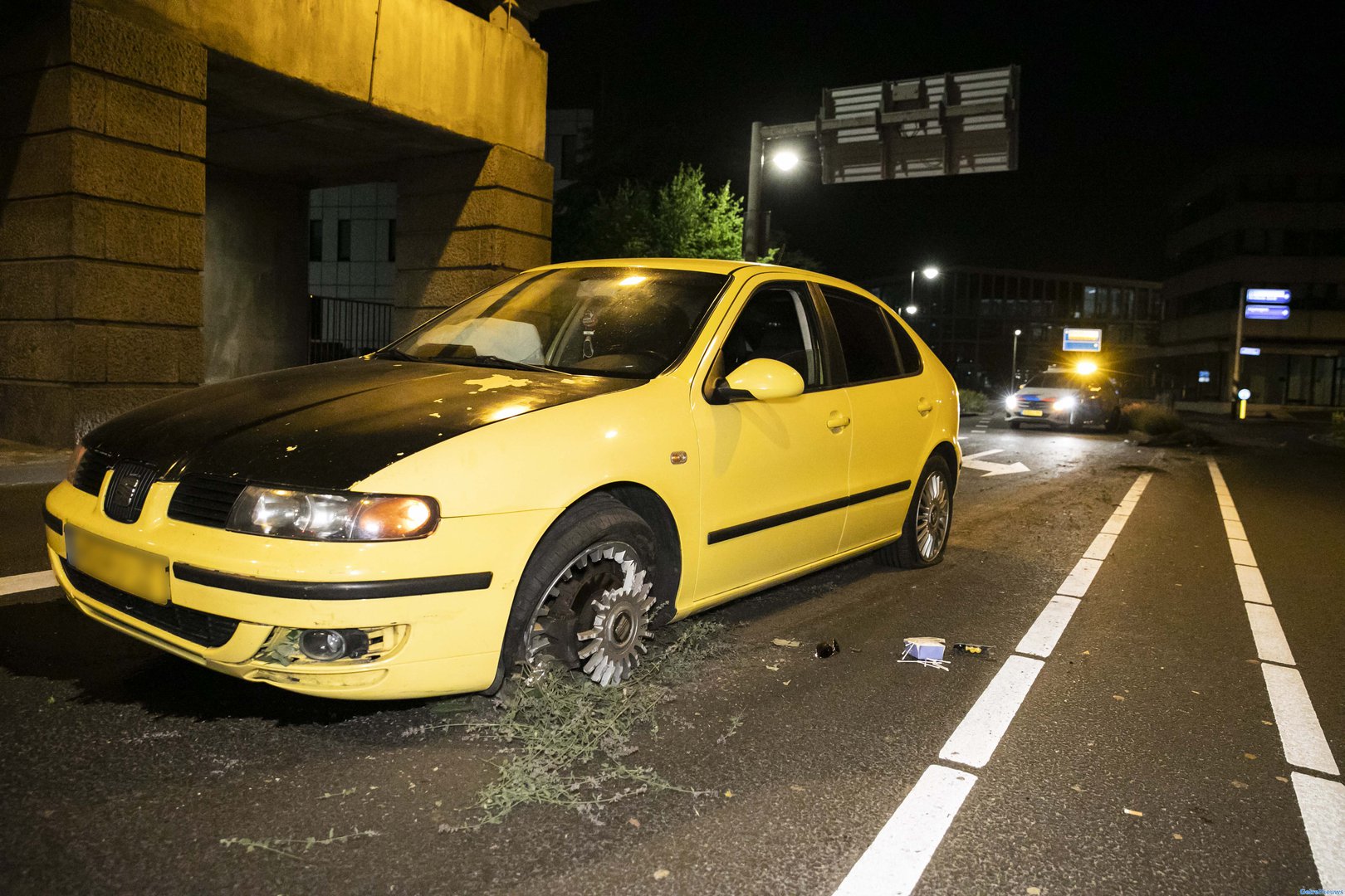 Automobilist onder invloed van drank en lachgas vliegt uit de bocht
