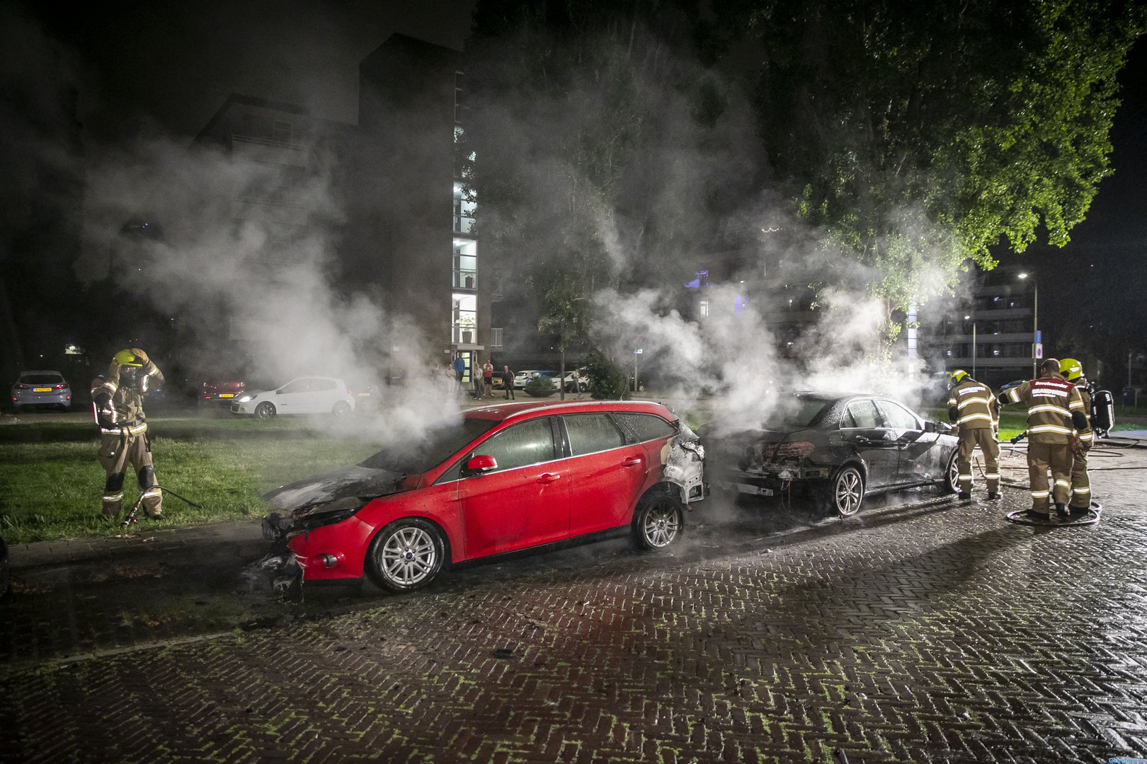 Opnieuw raak in Arnhem: twee auto’s in brand gestoken