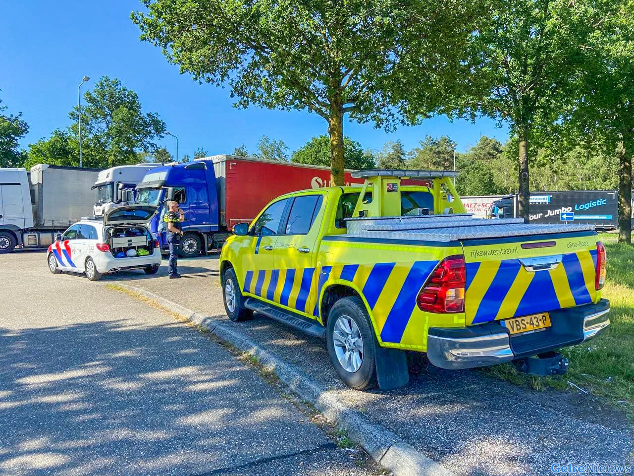 Vrachtwagenchauffeur dood in cabine langs de A12 bij Arnhem
