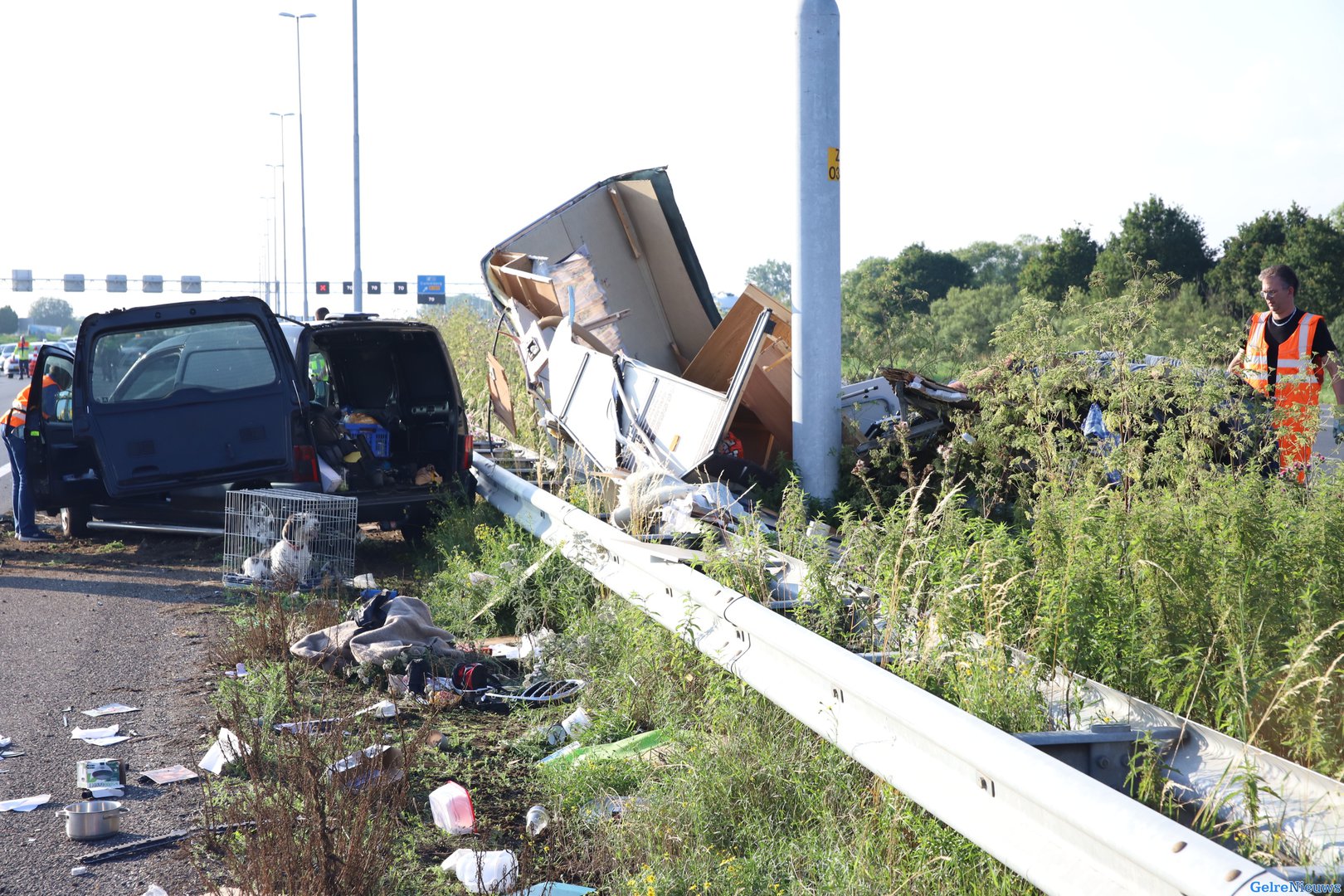 Ravage na ongeval met caravan op de A2