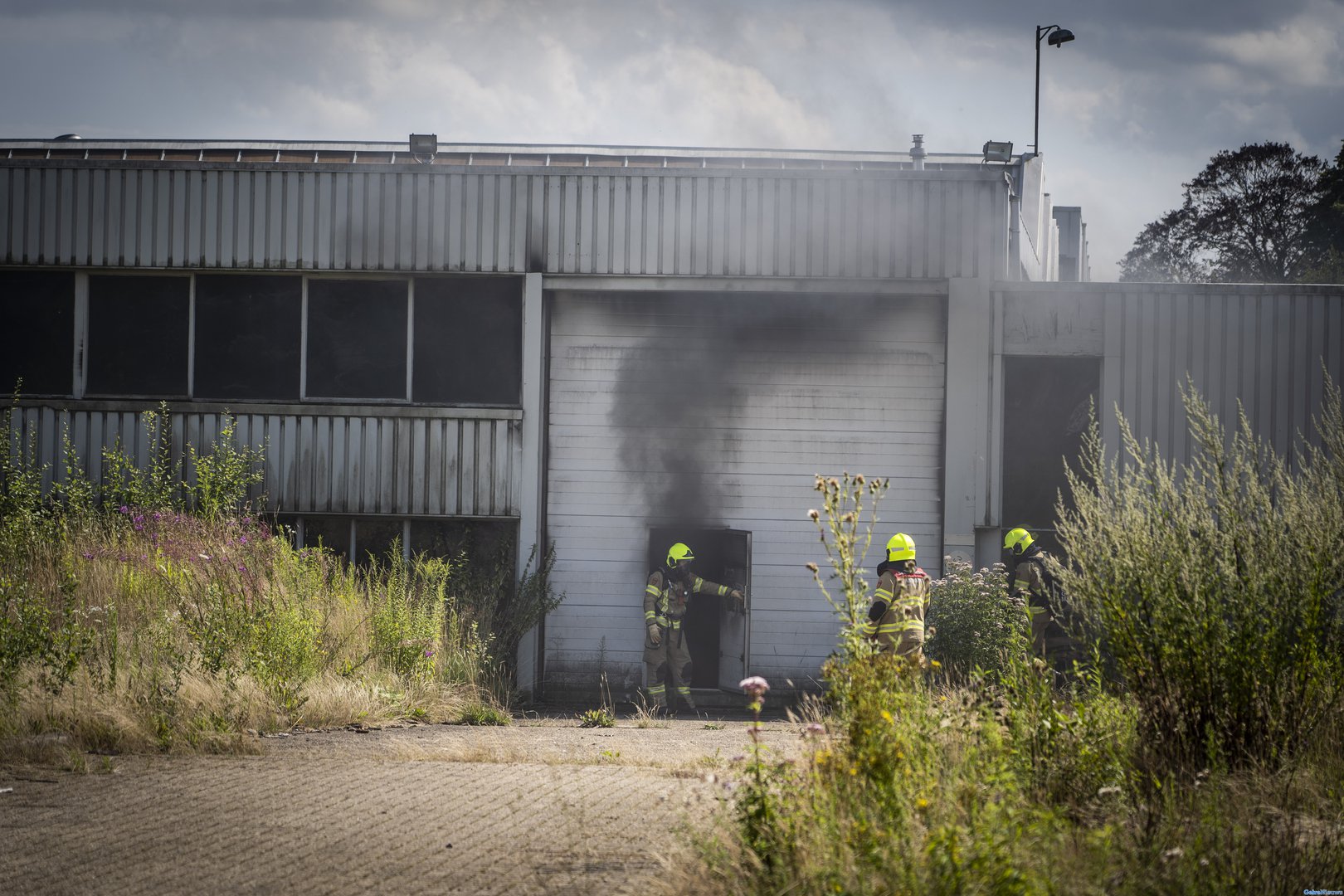 Vermoedelijk brandstichting in bedrijfspand in Rheden