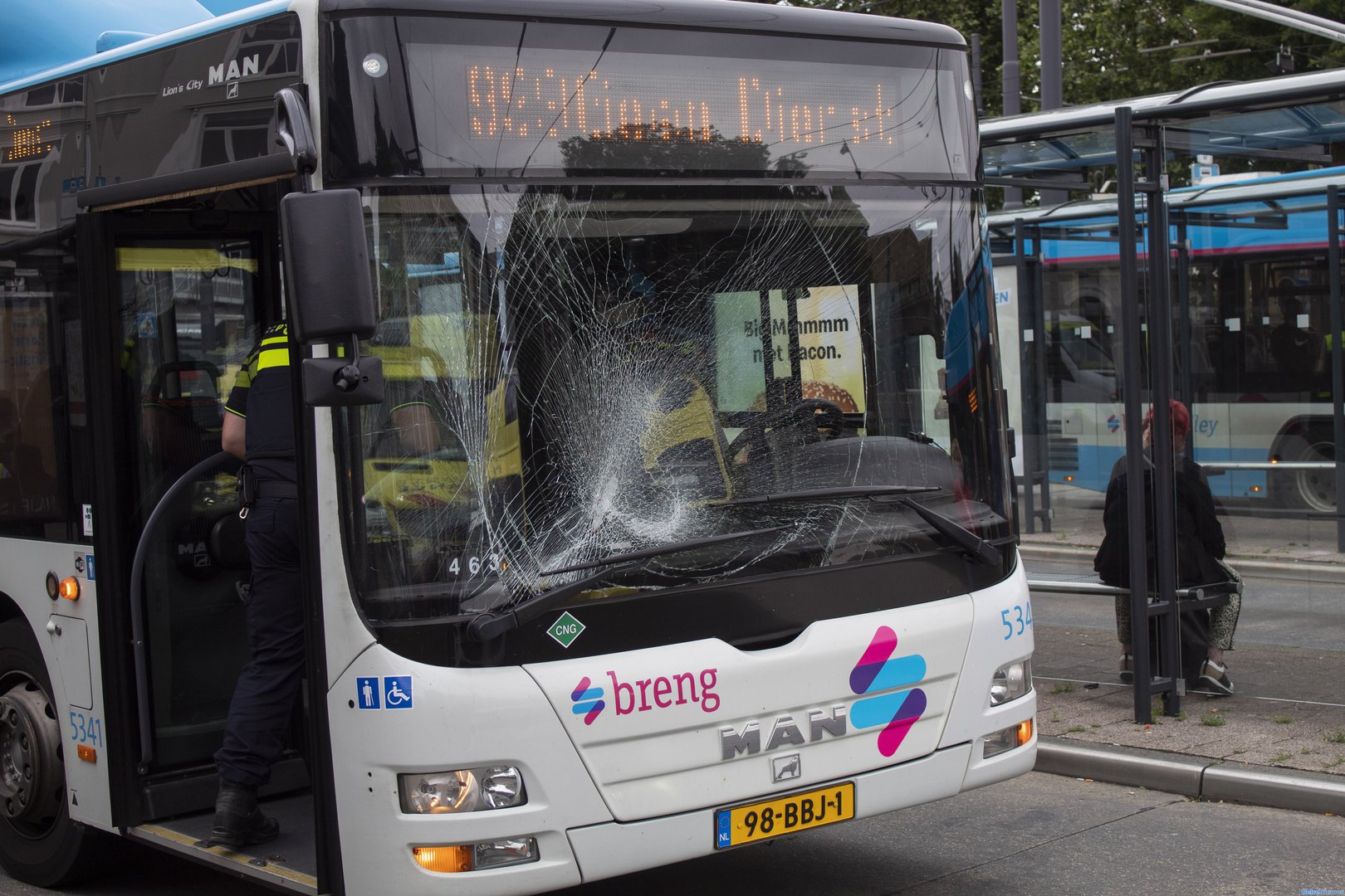 Voetganger aangereden door lijnbus in Arnhem