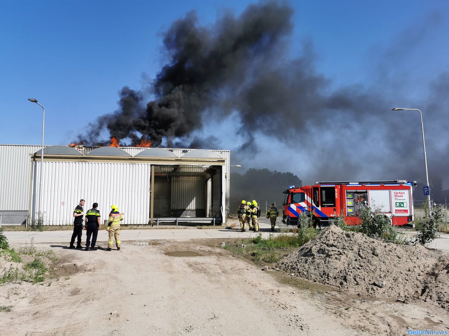 Uitslaande brand op industrieterrein Zevenaar