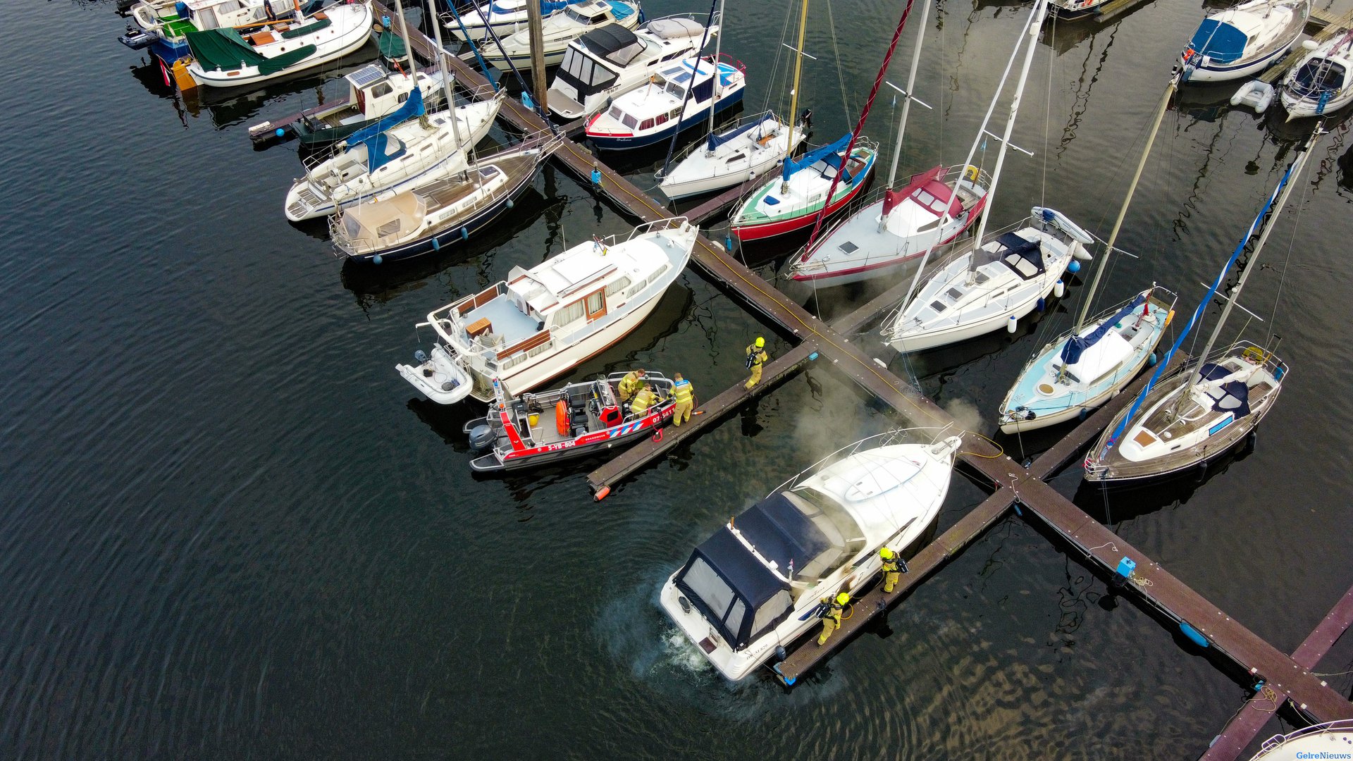 Brand op plezierjacht in Jachthaven Giesbeek