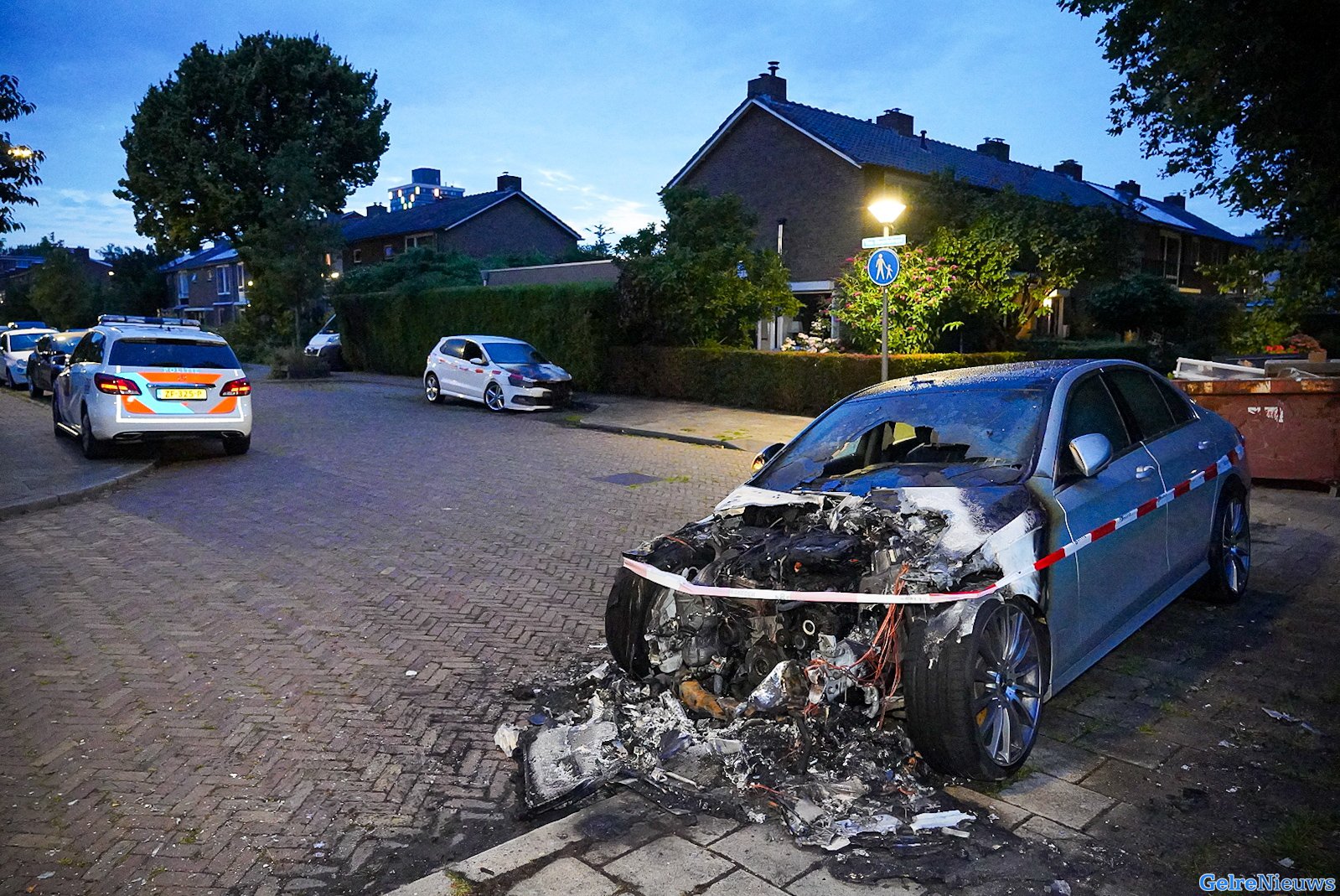 Vier auto’s in brand gestoken in Arnhem