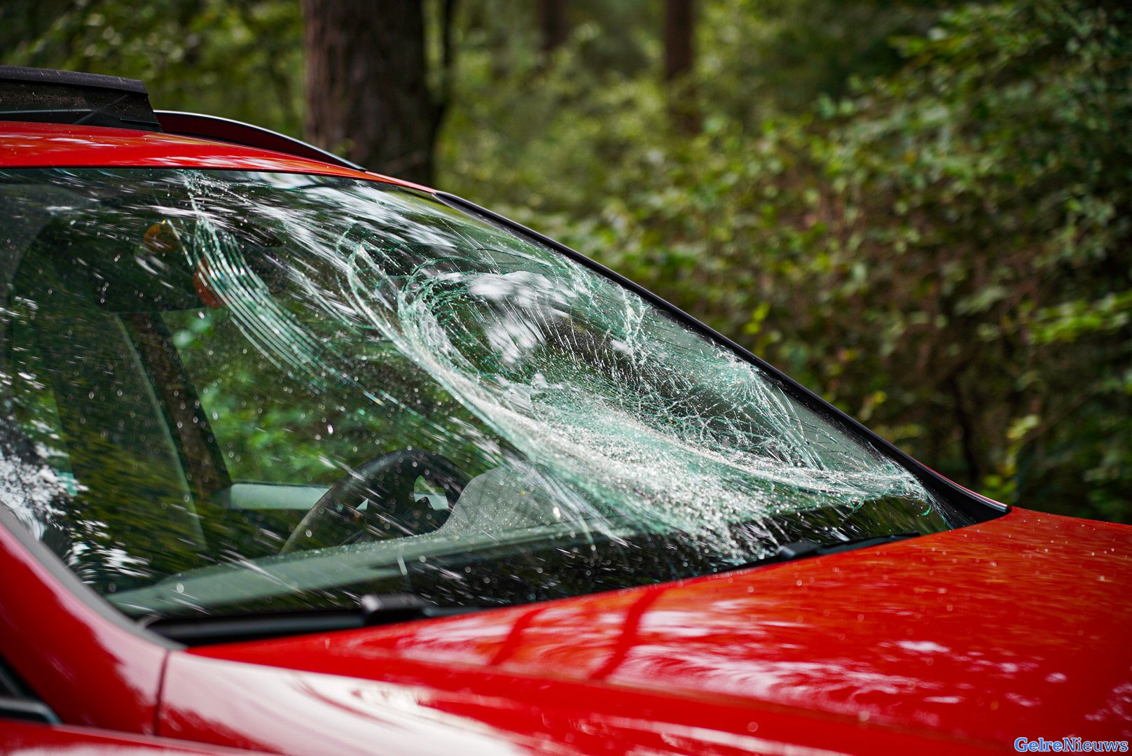 Wielrenner frontaal in botsing met auto bij Velp