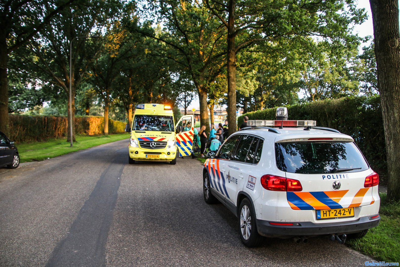 Twee fietsers lichtgewond na aanrijding in De Steeg
